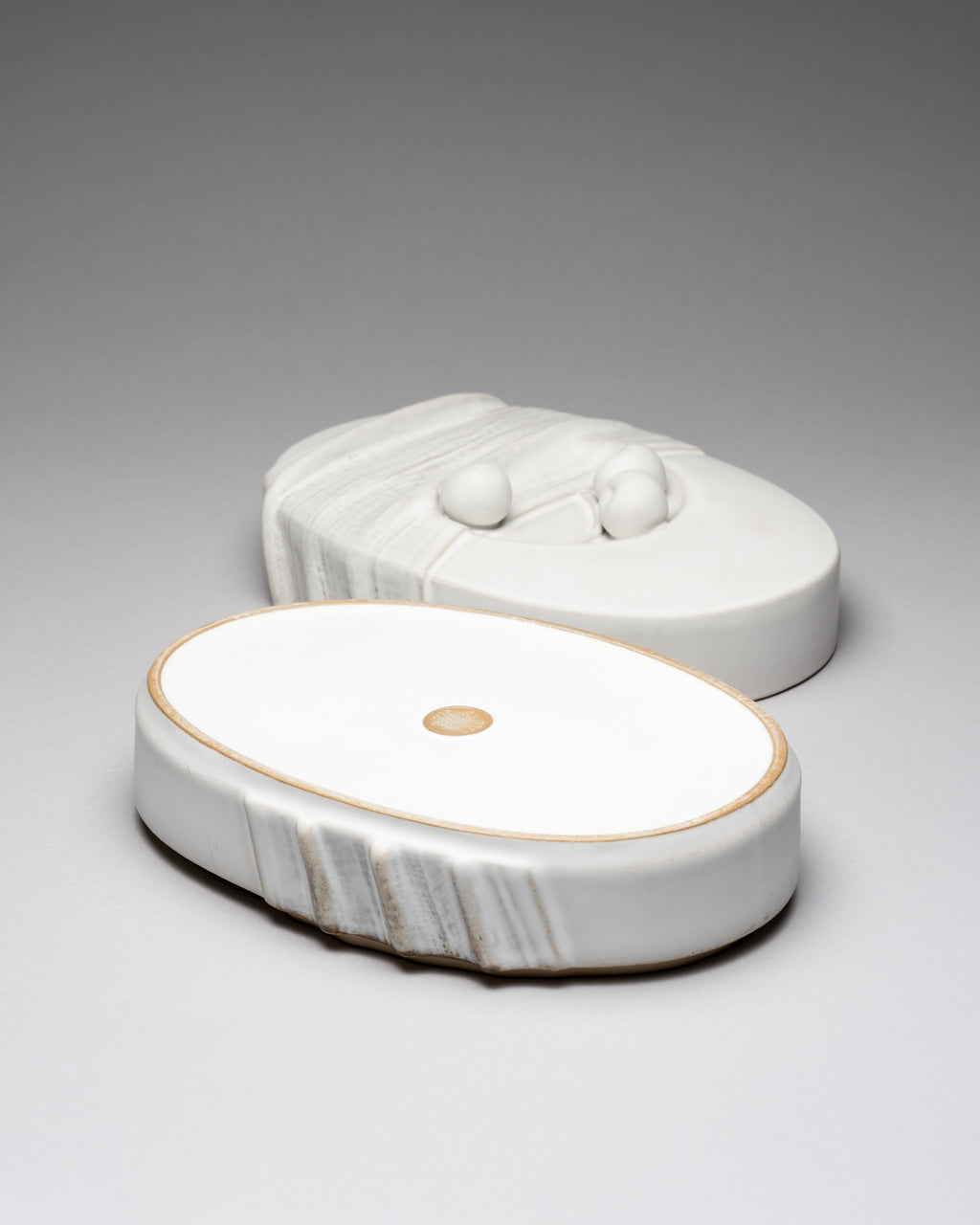 “Still Life” Porcelain Box  – Antje Brüggemann-Breckwoldt for Rosenthal, 1980s