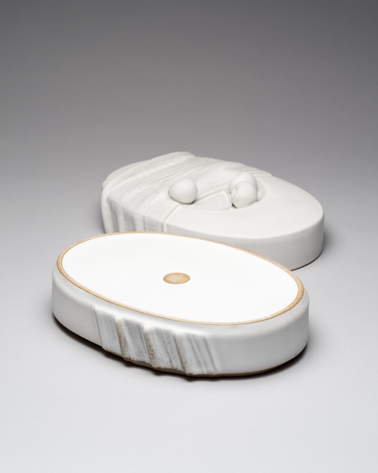 “Still Life” Porcelain Box  – Antje Brüggemann-Breckwoldt for Rosenthal, 1980s
