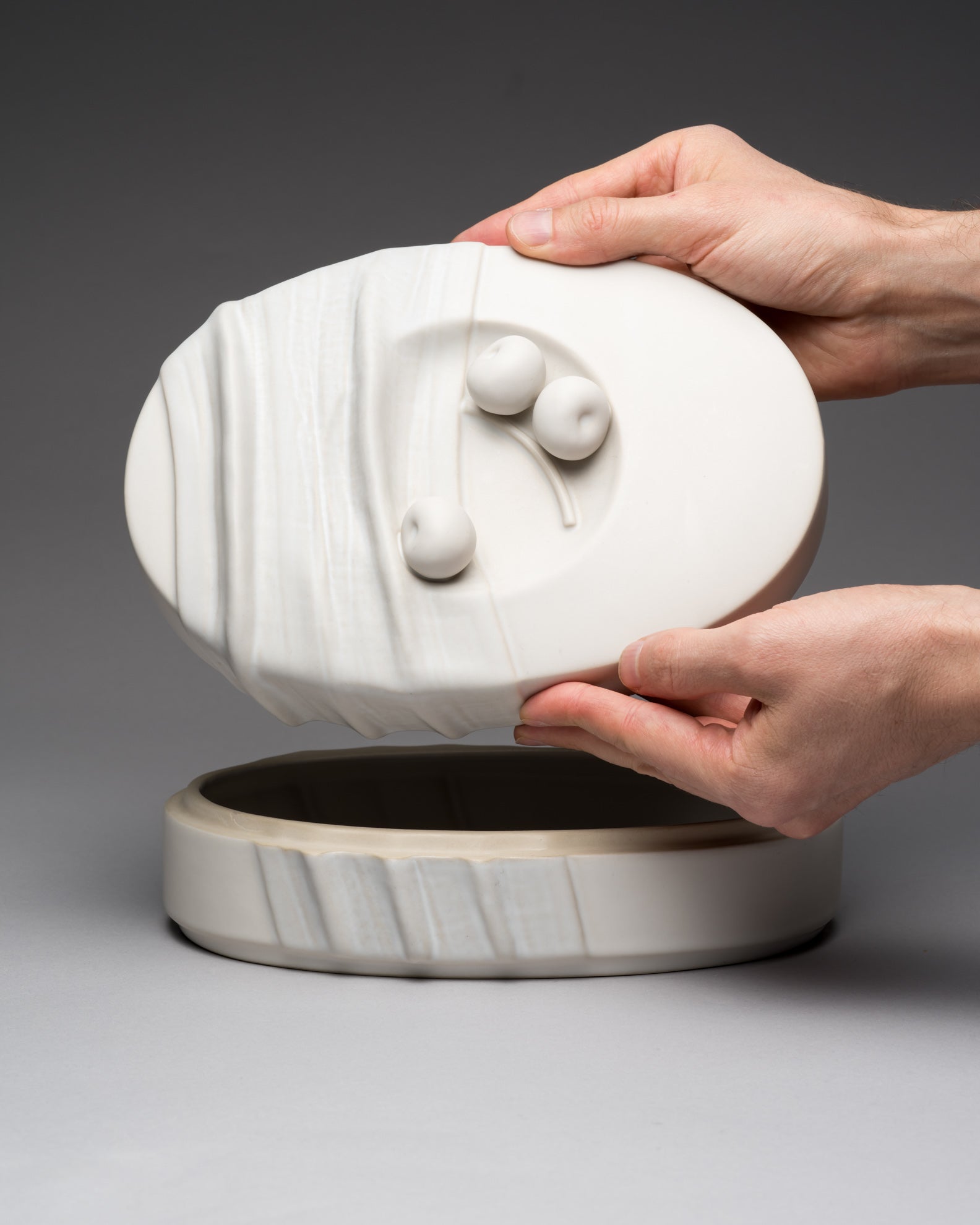 “Still Life” Porcelain Box  – Antje Brüggemann-Breckwoldt for Rosenthal, 1980s