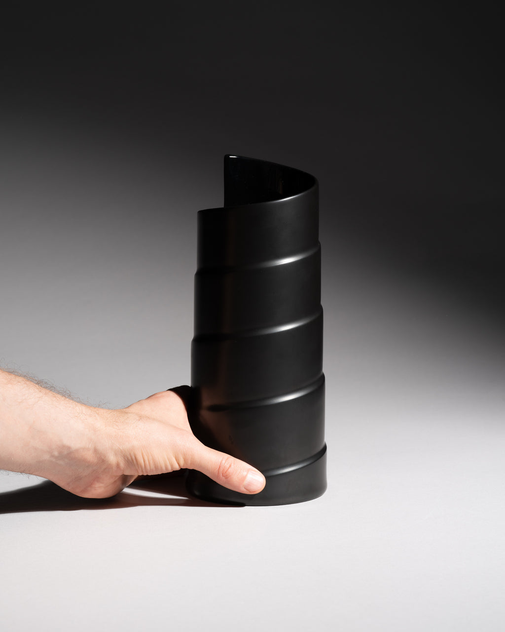 Serpentina Porcelaine Noire Vase Duo - Marcello Morandini for Rosenthal, 1980s