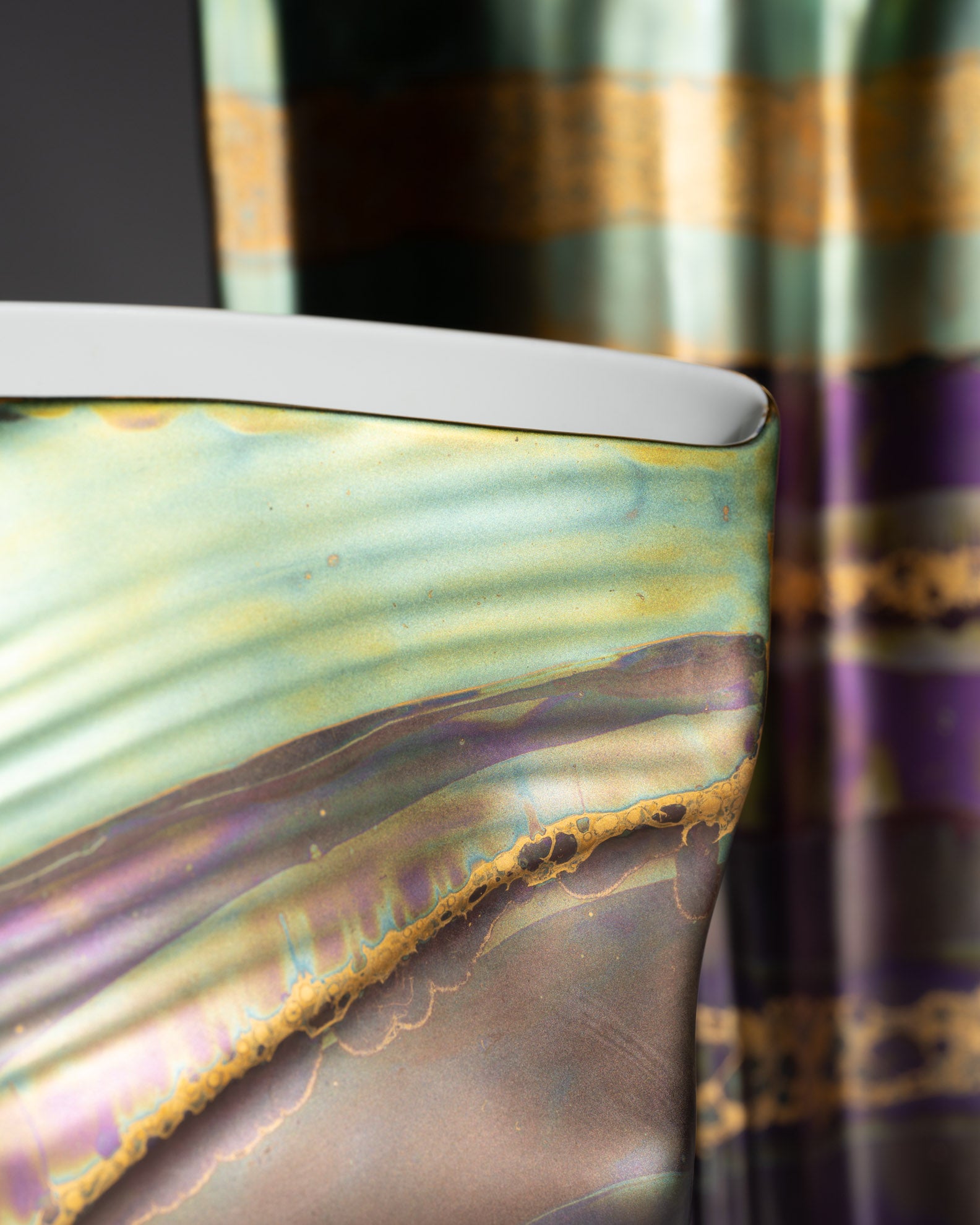 Iridescent Porcelain Vase Duo – Johan van Loon & Helmut Drexler for Rosenthal, 1990s