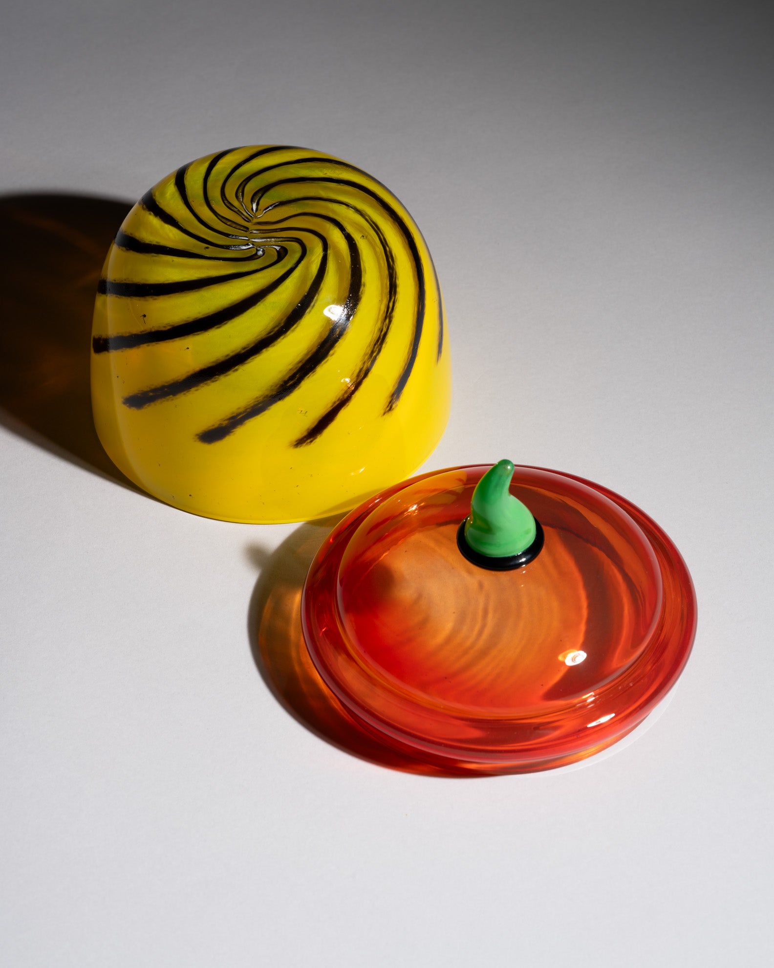 Nanny Still “Kontiki” Art Glass Carafe & Lidded Box Set for Rosenthal, 1993