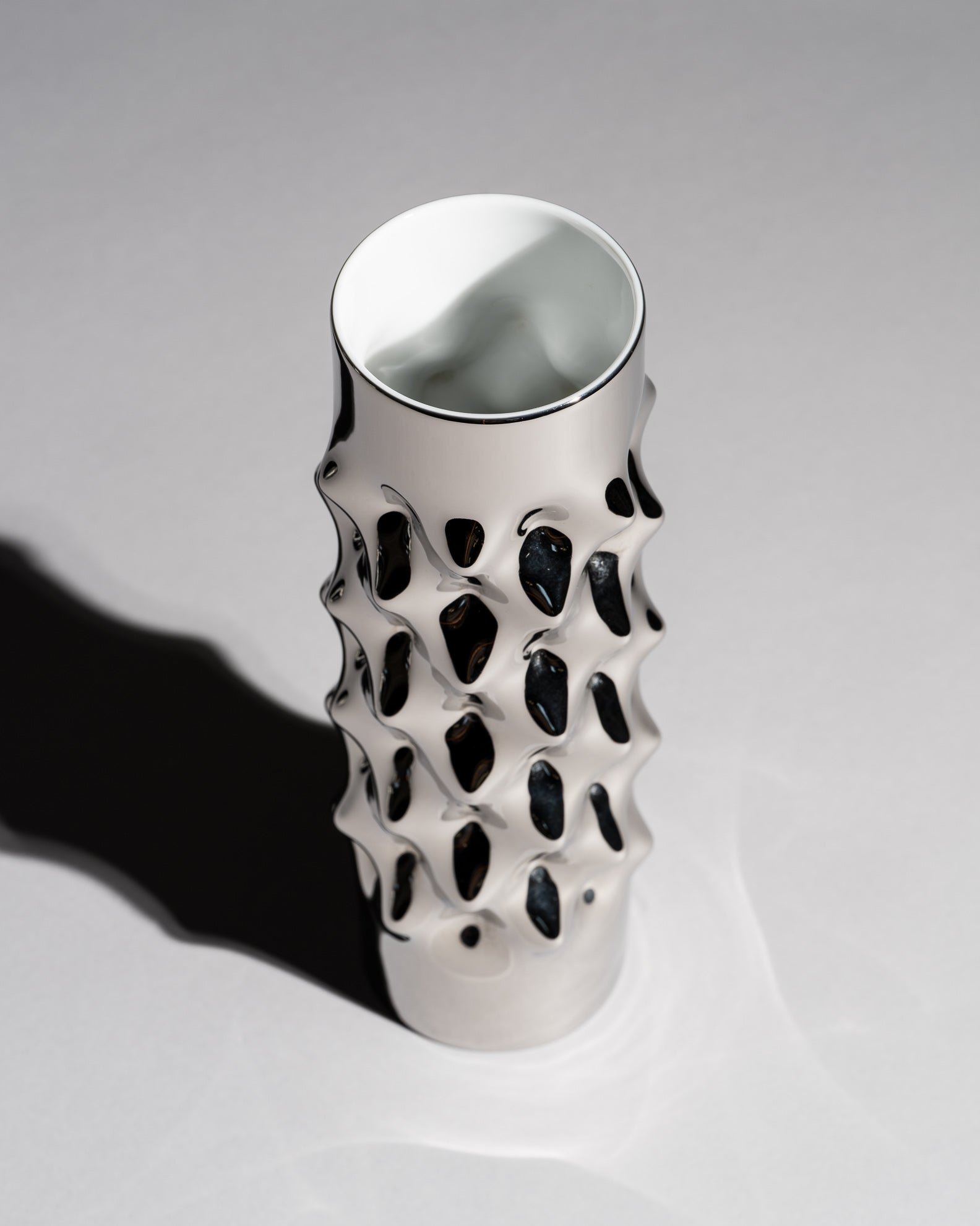 Vibrations White & Silver Porcelain Duo – Dieter Mankau for Rosenthal, 1970s–1980s