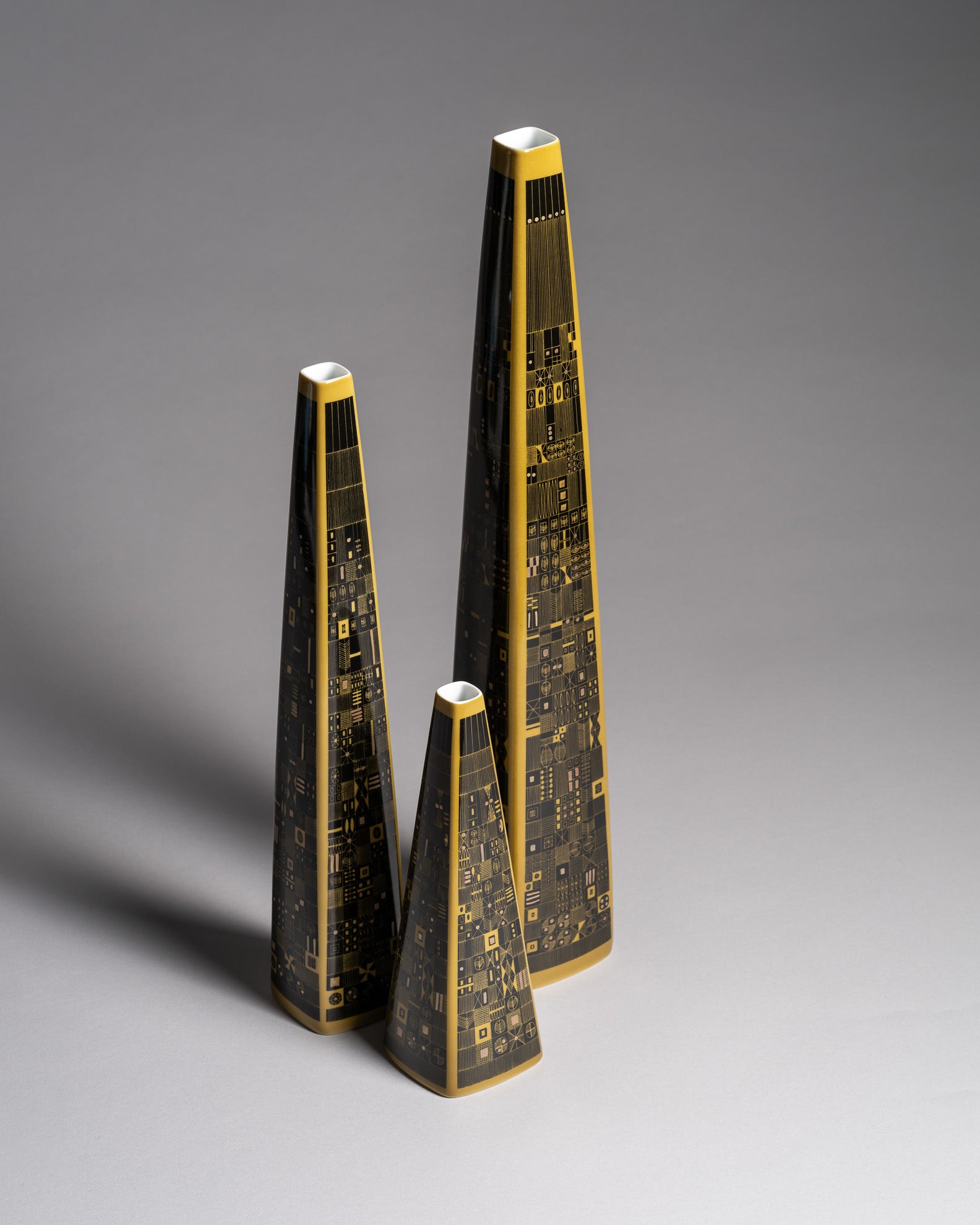 Graphic Porcelain Trio – Hans Theo Baumann for Rosenthal, 1964