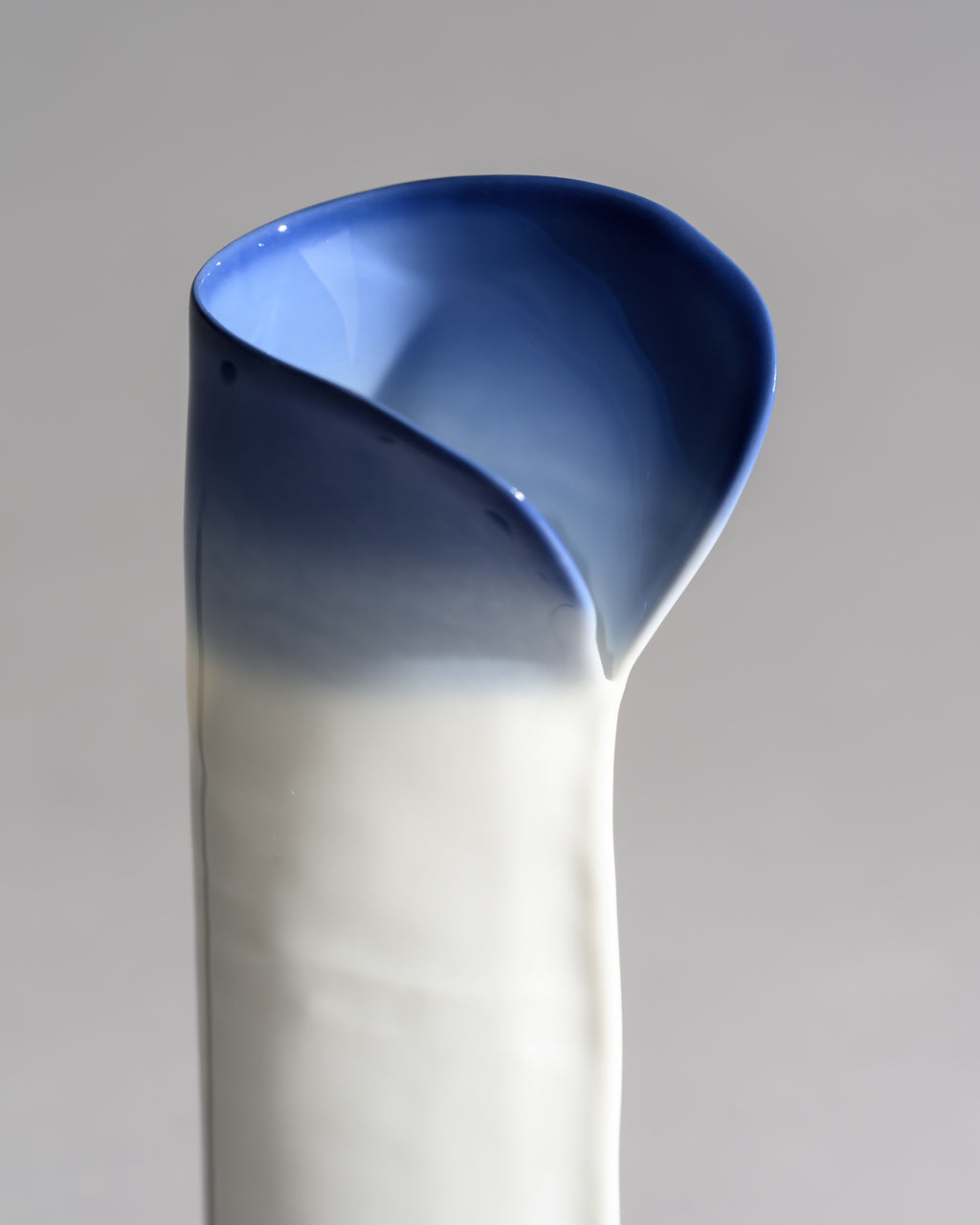 Blue and White Porcelain Vase Duo – Johan van Loon for Rosenthal Studio-Linie, 1987