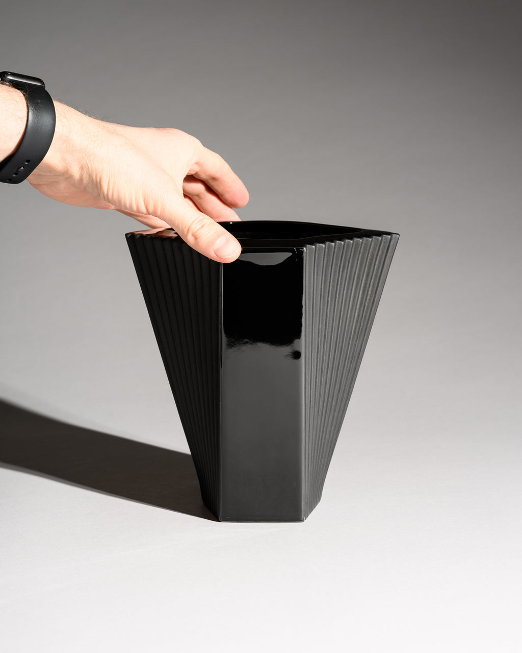 Contrasting Black Porcelain Duo – Wolf Karnagel & Sami Wirkkala for Rosenthal, 1980s–1990s