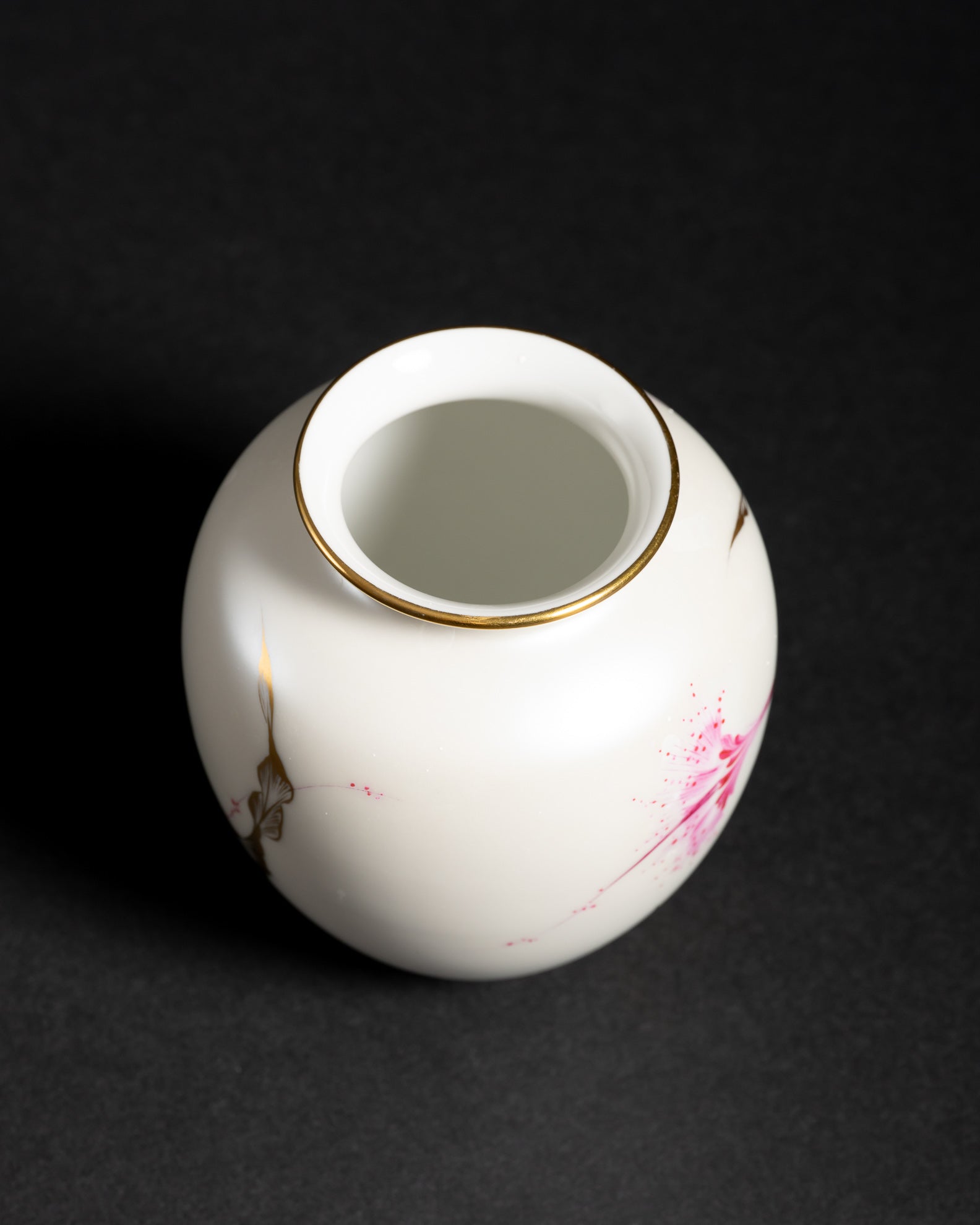 Hand-Painted Porcelain Vase – Zeitler for Heinrich & Co., Mid-20th Century