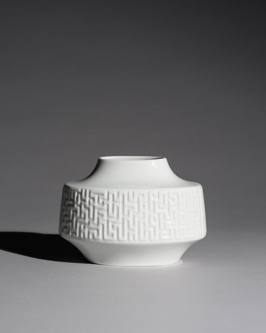 “Labyrinth” White Relief Porcelain Vase – Heinrich H&C Selb Bavaria, 1960s