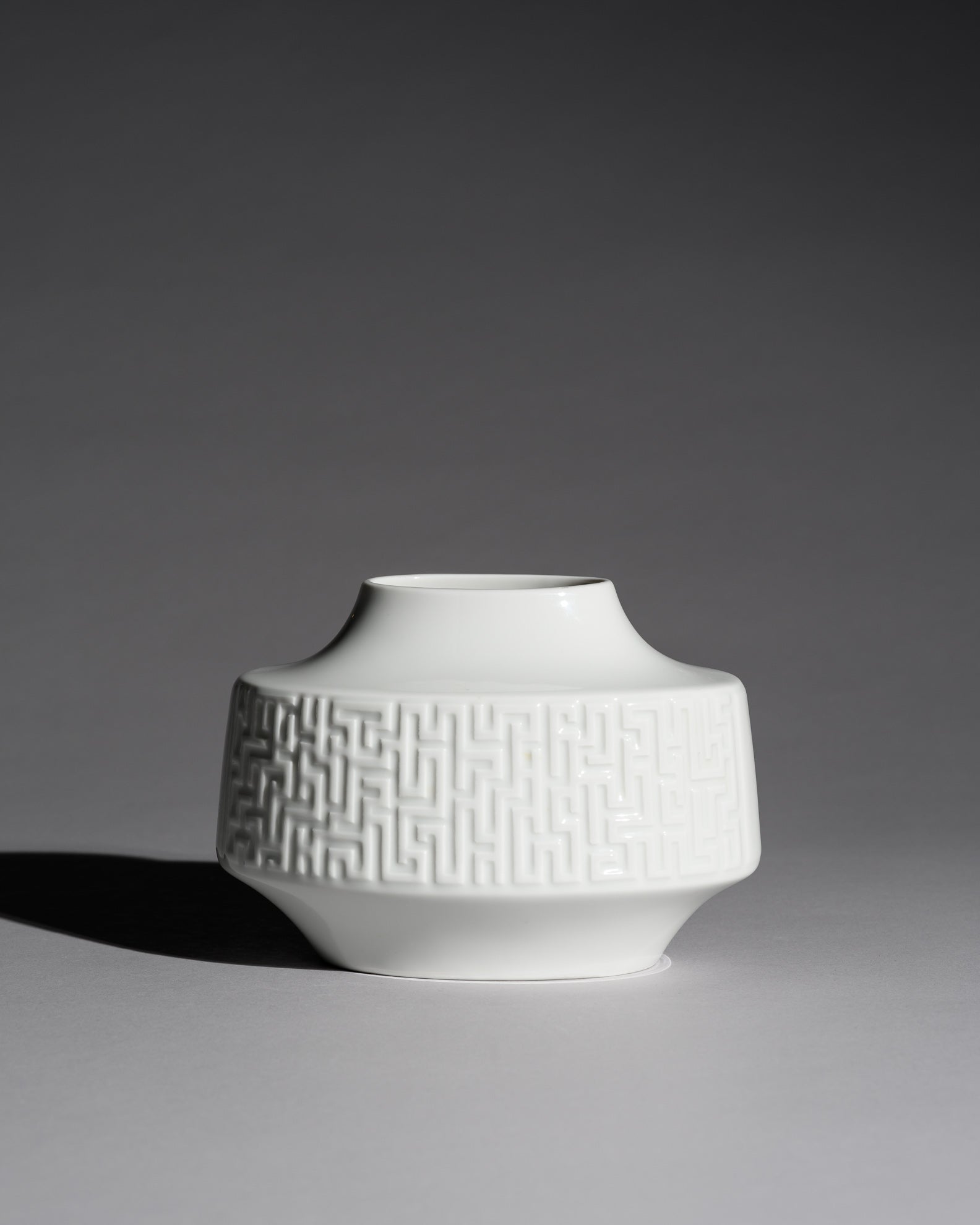 “Labyrinth” White Relief Porcelain Vase – Heinrich H&C Selb Bavaria, 1960s