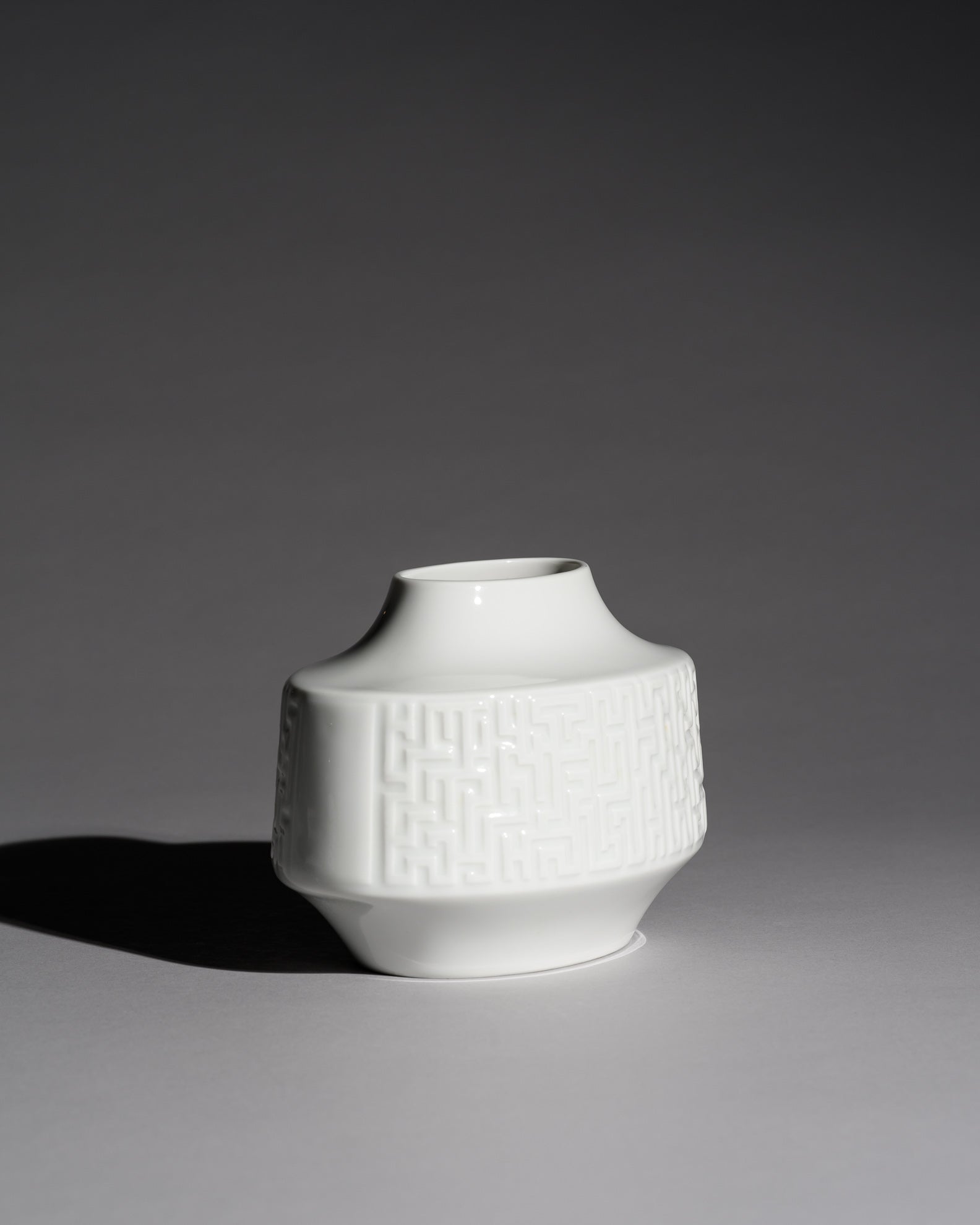 “Labyrinth” White Relief Porcelain Vase – Heinrich H&C Selb Bavaria, 1960s