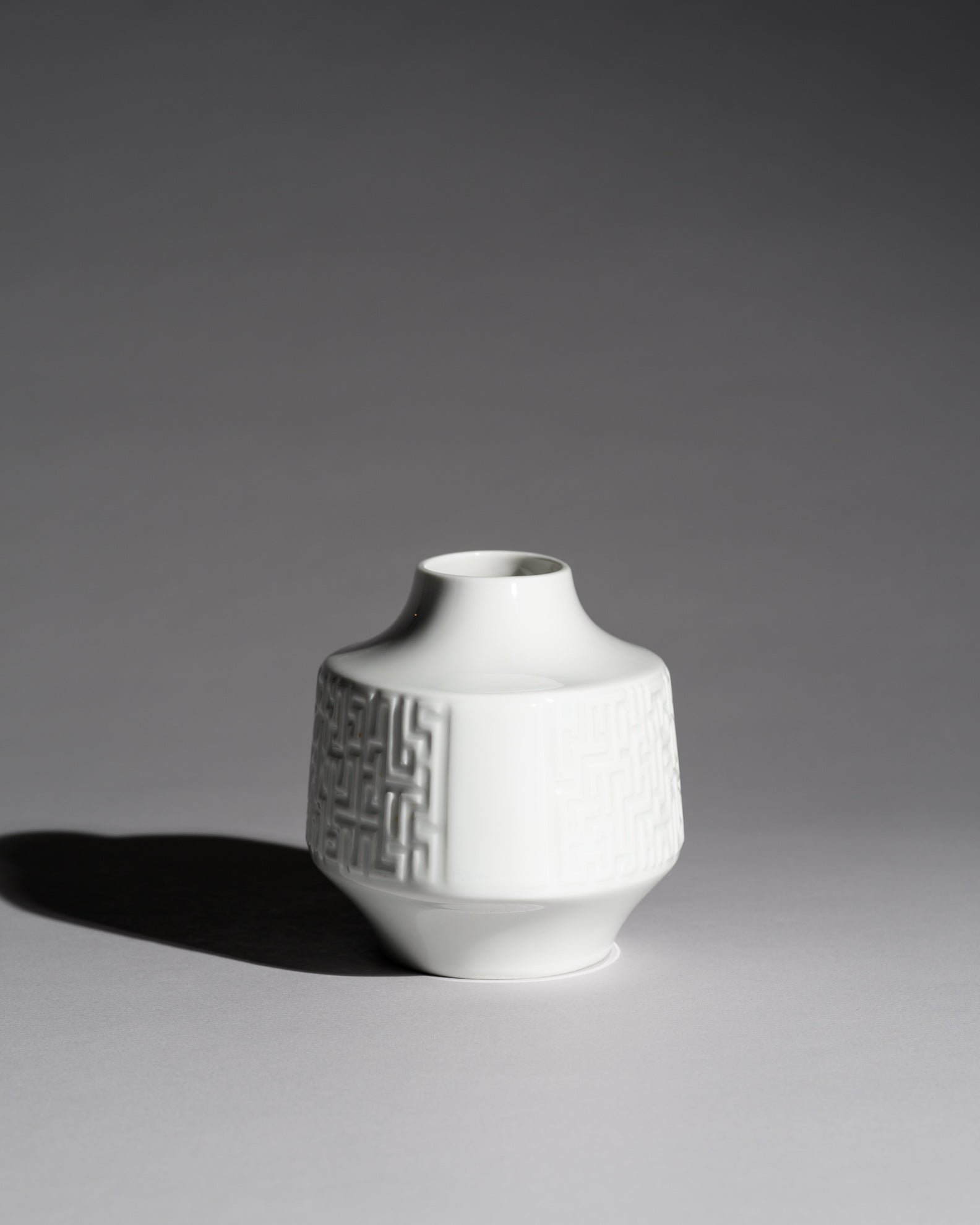“Labyrinth” White Relief Porcelain Vase – Heinrich H&C Selb Bavaria, 1960s