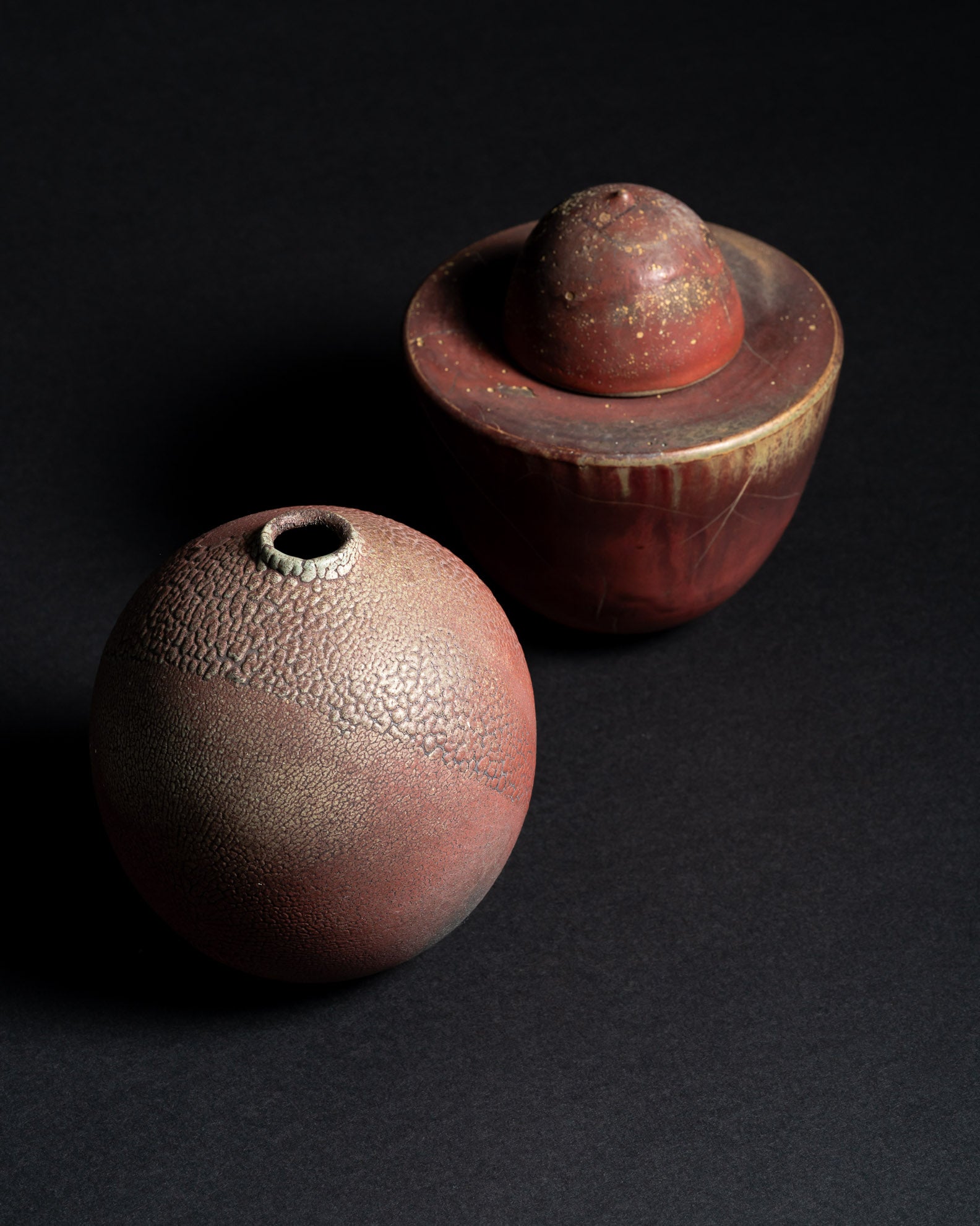 Iron-Red Vase & Lidded Box Set – Mario Enke Studio Pottery, 2010