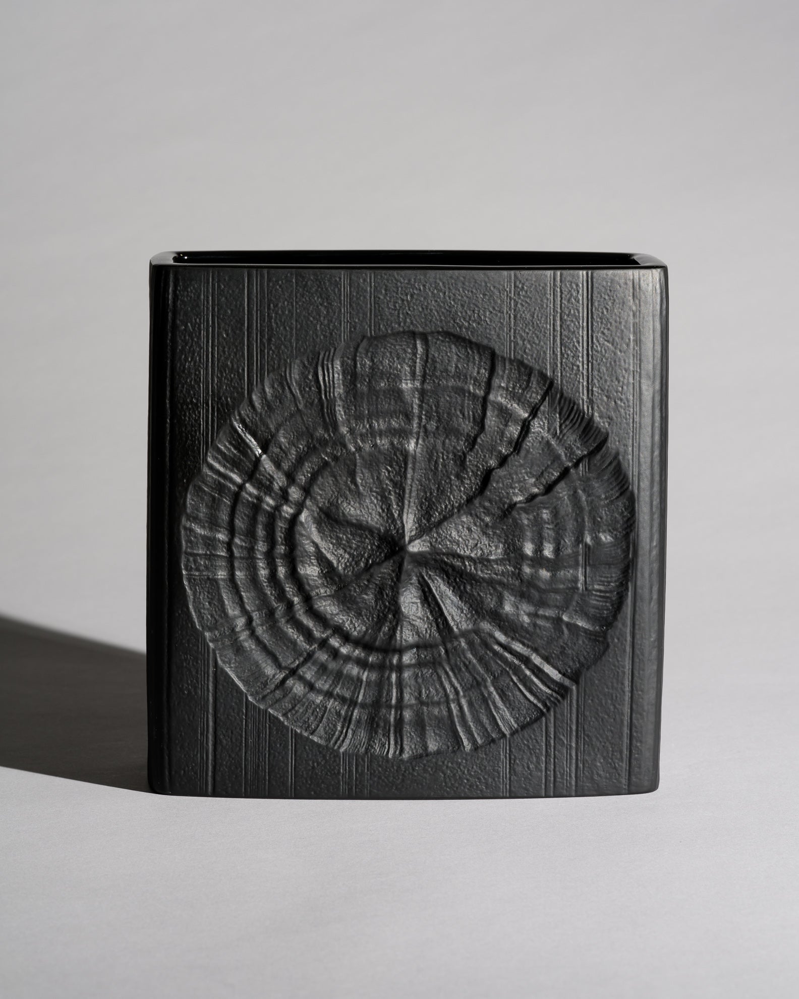 Porcelaine Noire Vase – Martin Freyer for Rosenthal, 1970s