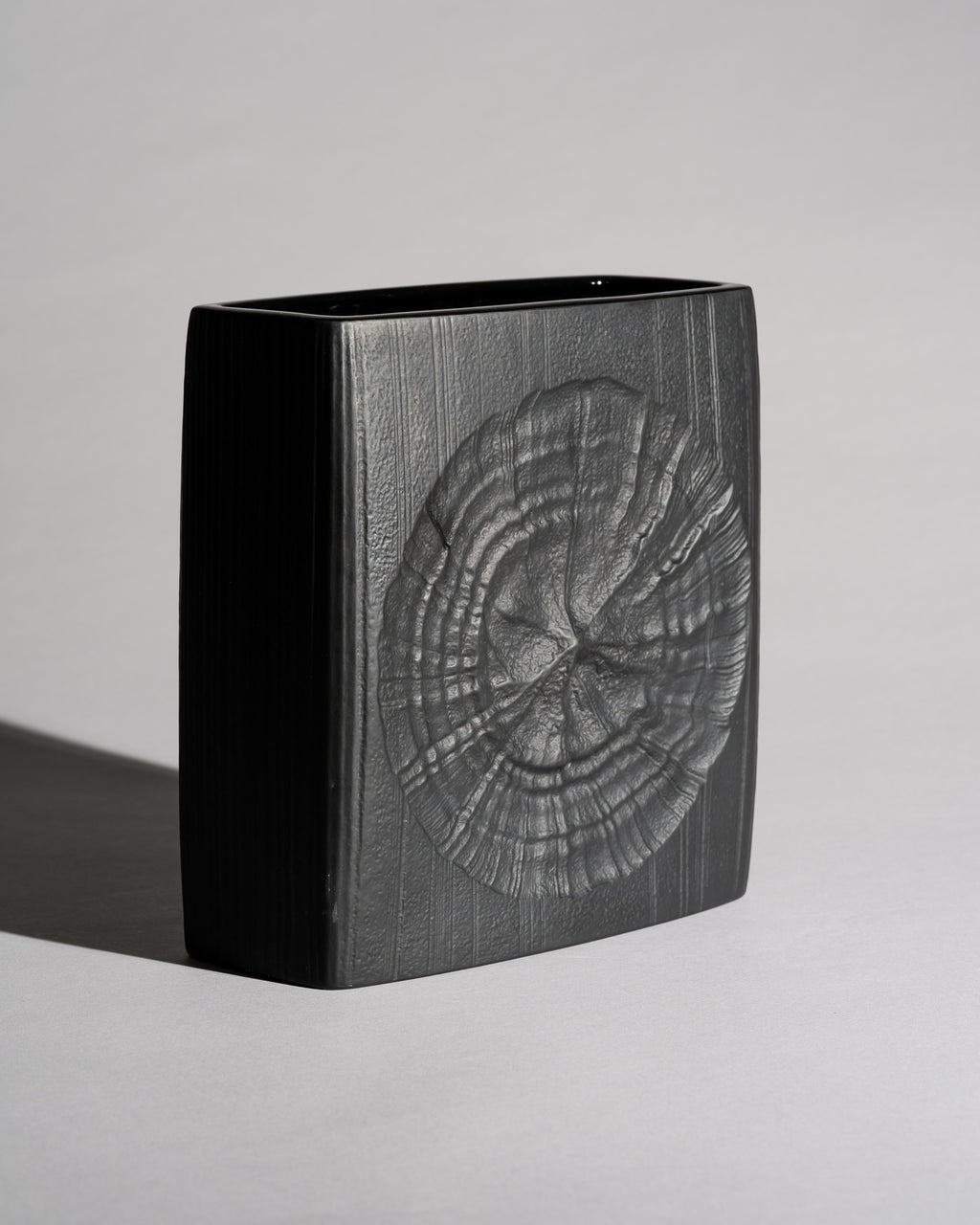 Porcelaine Noire Vase – Martin Freyer for Rosenthal, 1970s