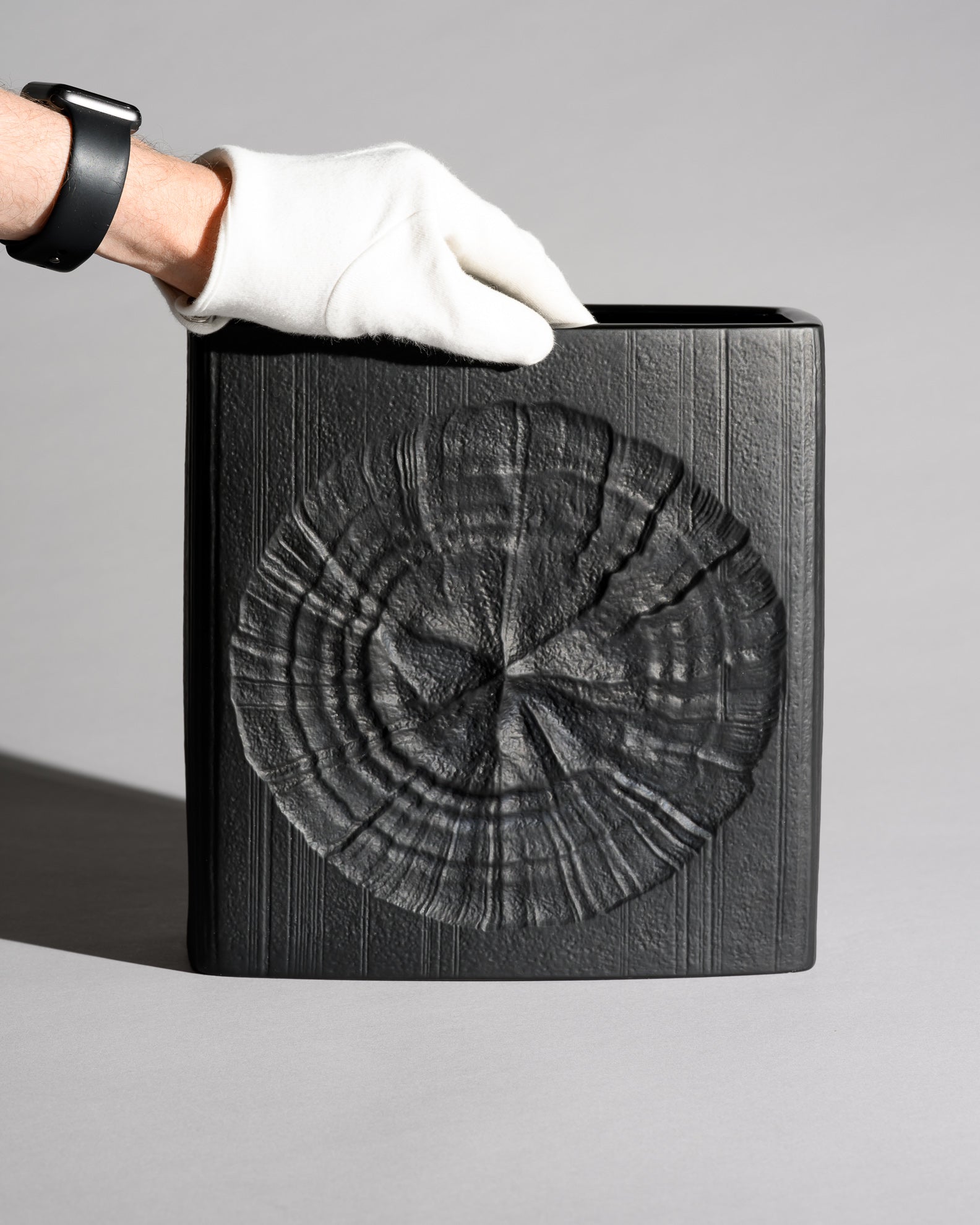 Porcelaine Noire Vase – Martin Freyer for Rosenthal, 1970s