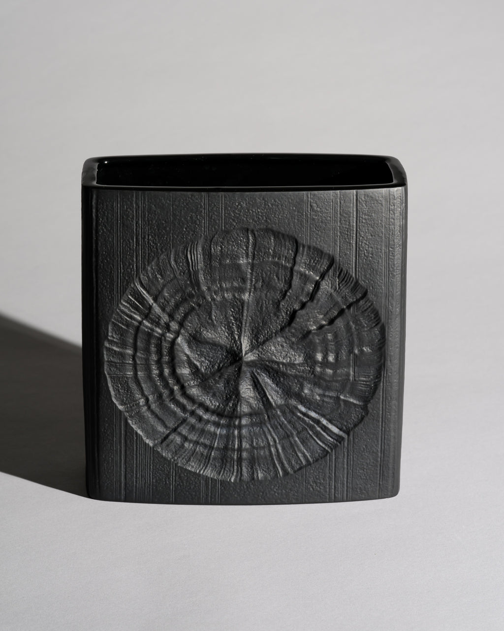 Porcelaine Noire Vase – Martin Freyer for Rosenthal, 1970s
