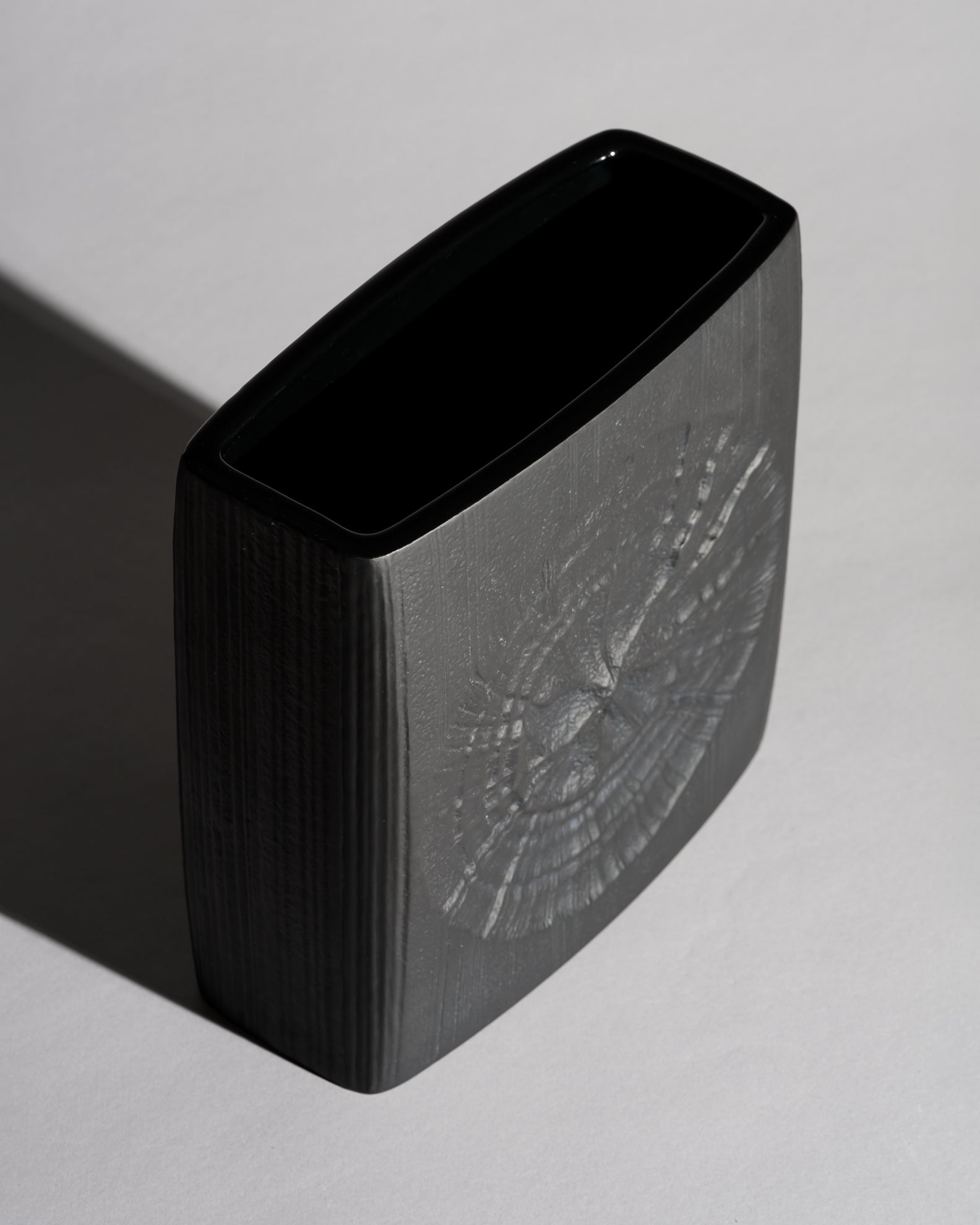 Porcelaine Noire Vase – Martin Freyer for Rosenthal, 1970s