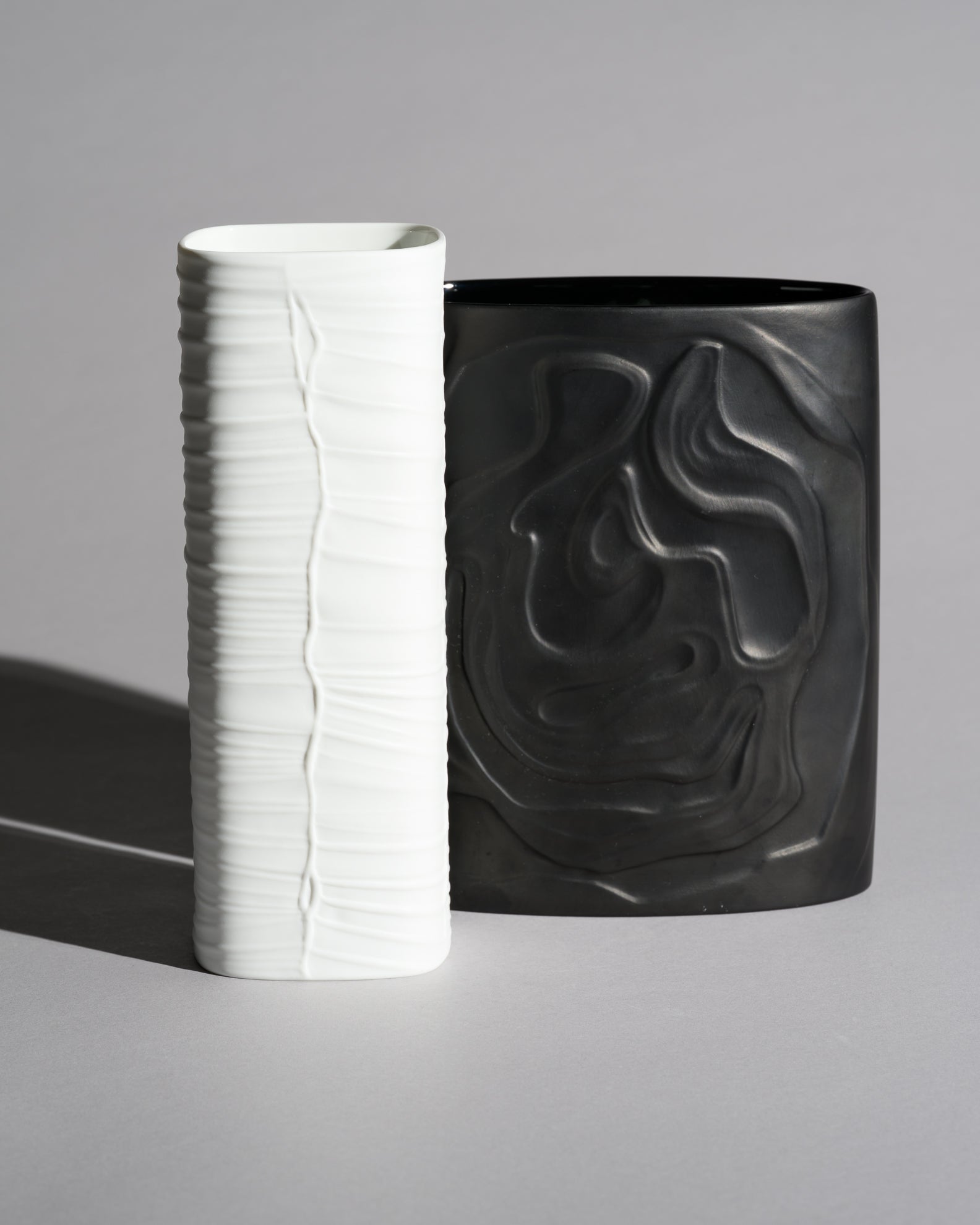 Contrasting Matte Porcelain Vase Duo - Farideh Lashai & Werner Schreib for Rosenthal, 1970s–1980s