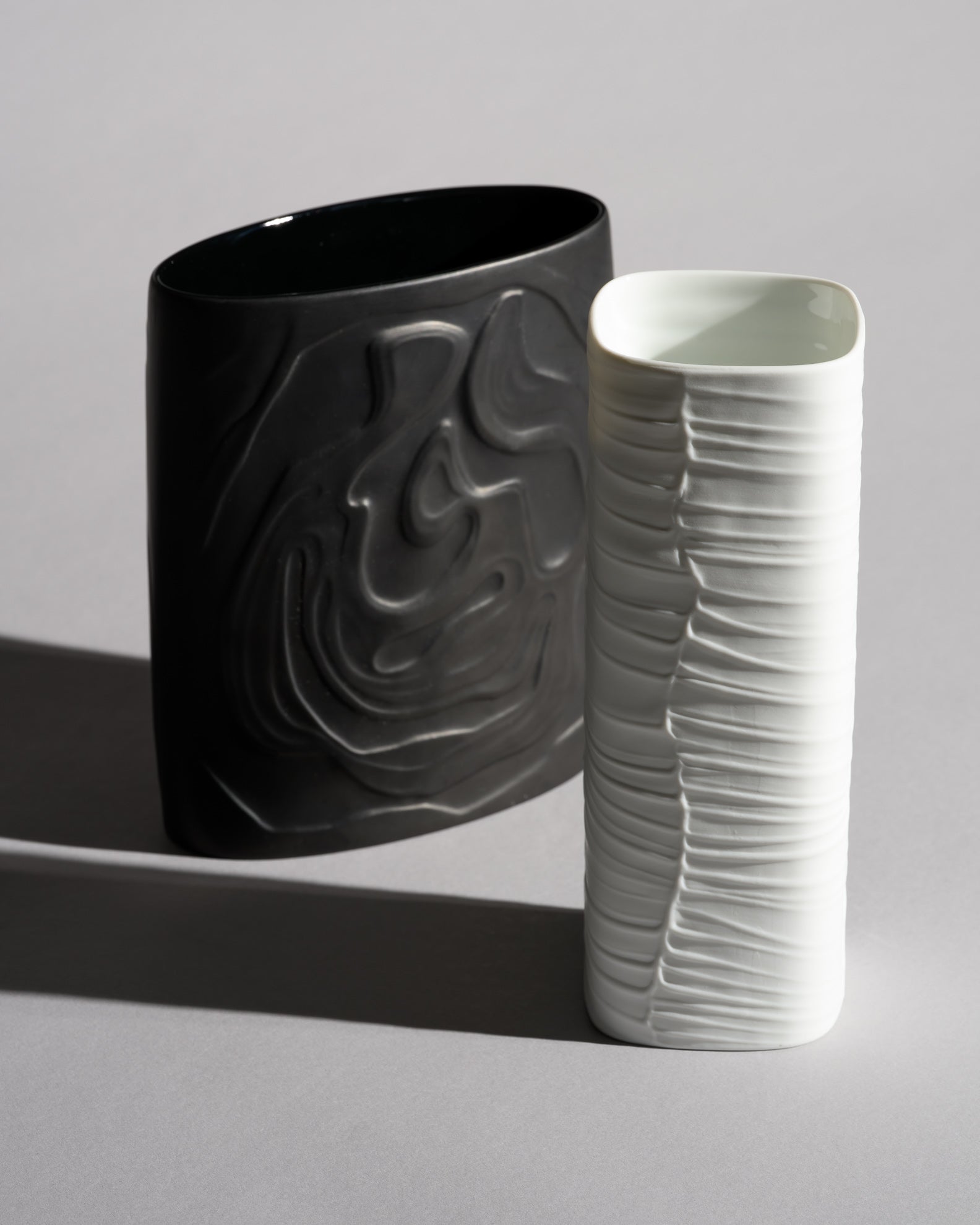 Contrasting Matte Porcelain Vase Duo - Farideh Lashai & Werner Schreib for Rosenthal, 1970s–1980s