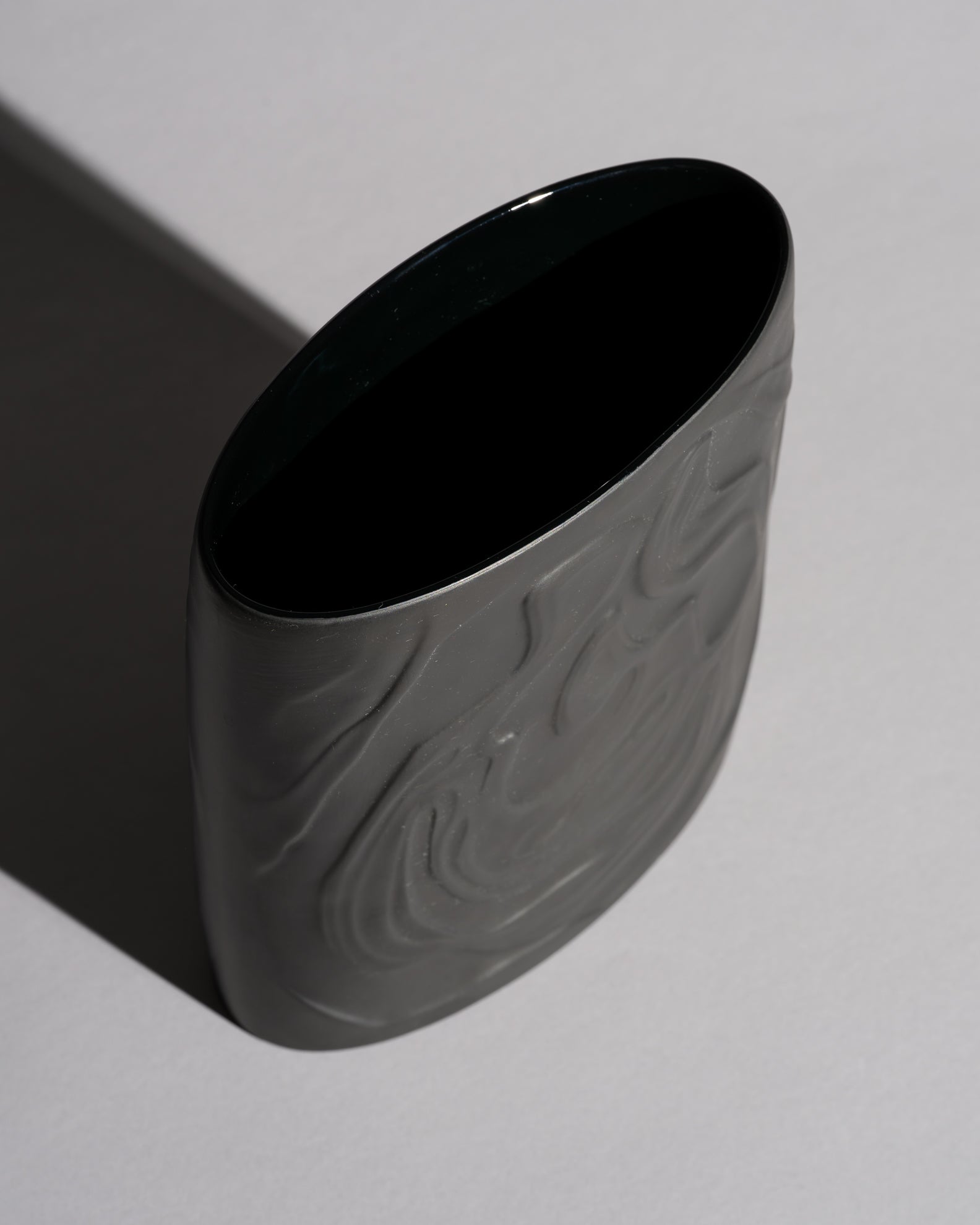 Contrasting Matte Porcelain Vase Duo - Farideh Lashai & Werner Schreib for Rosenthal, 1970s–1980s