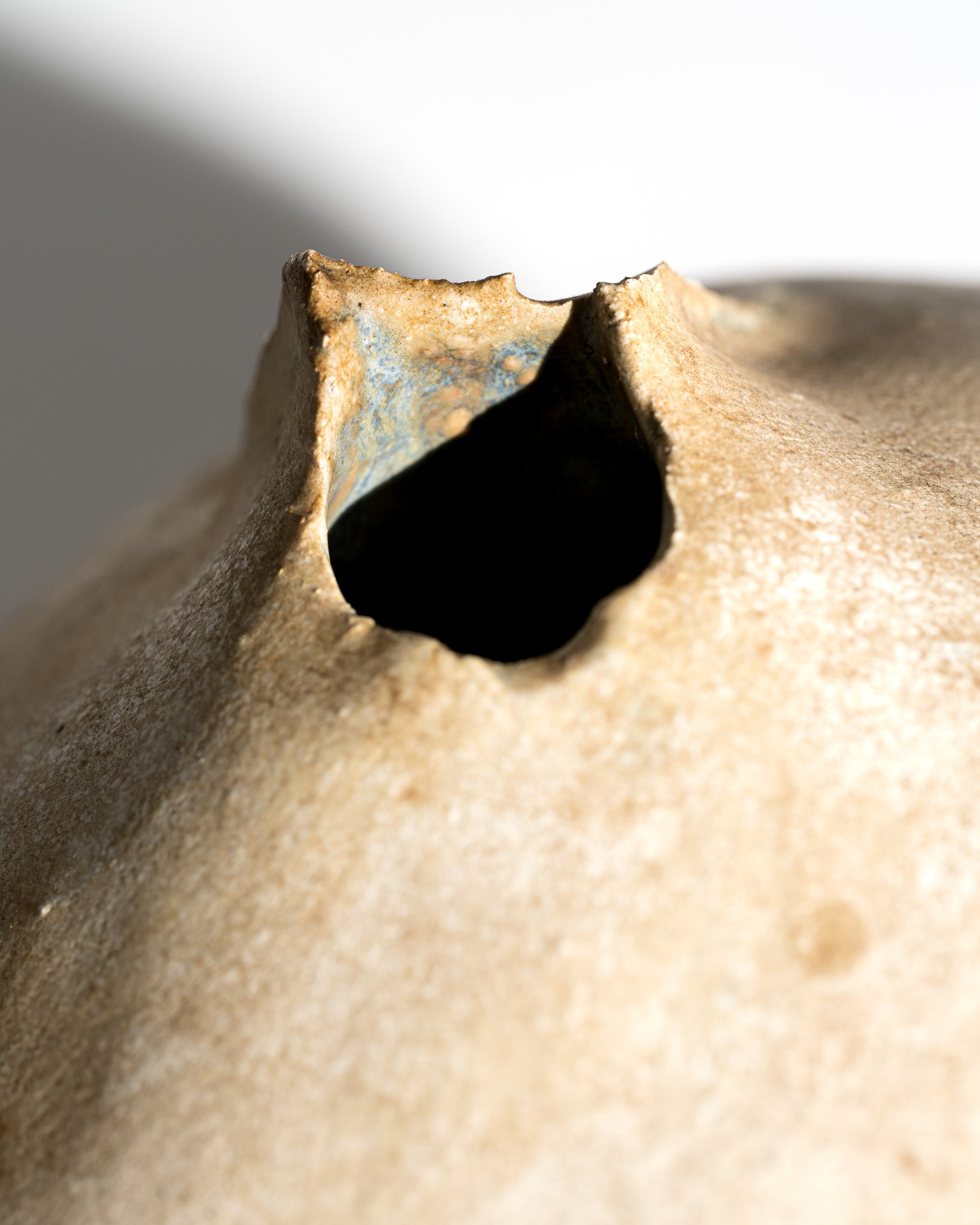 Early Biomorphic Stoneware Ceramic Sculpture – Prof. Azade Köker, Germany, Mid-1970s