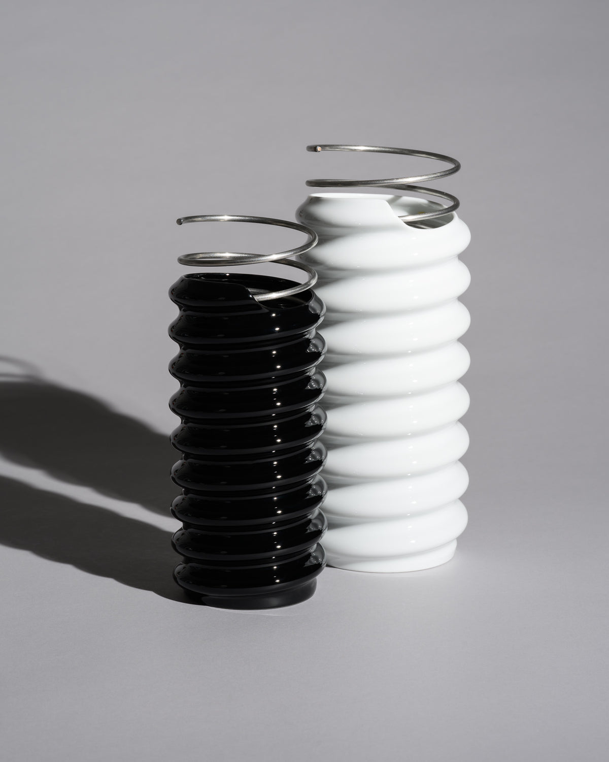 “Ringoletto” Black & White Porcelain Vase Duo – Ron Arad for Rosenthal, 1990s