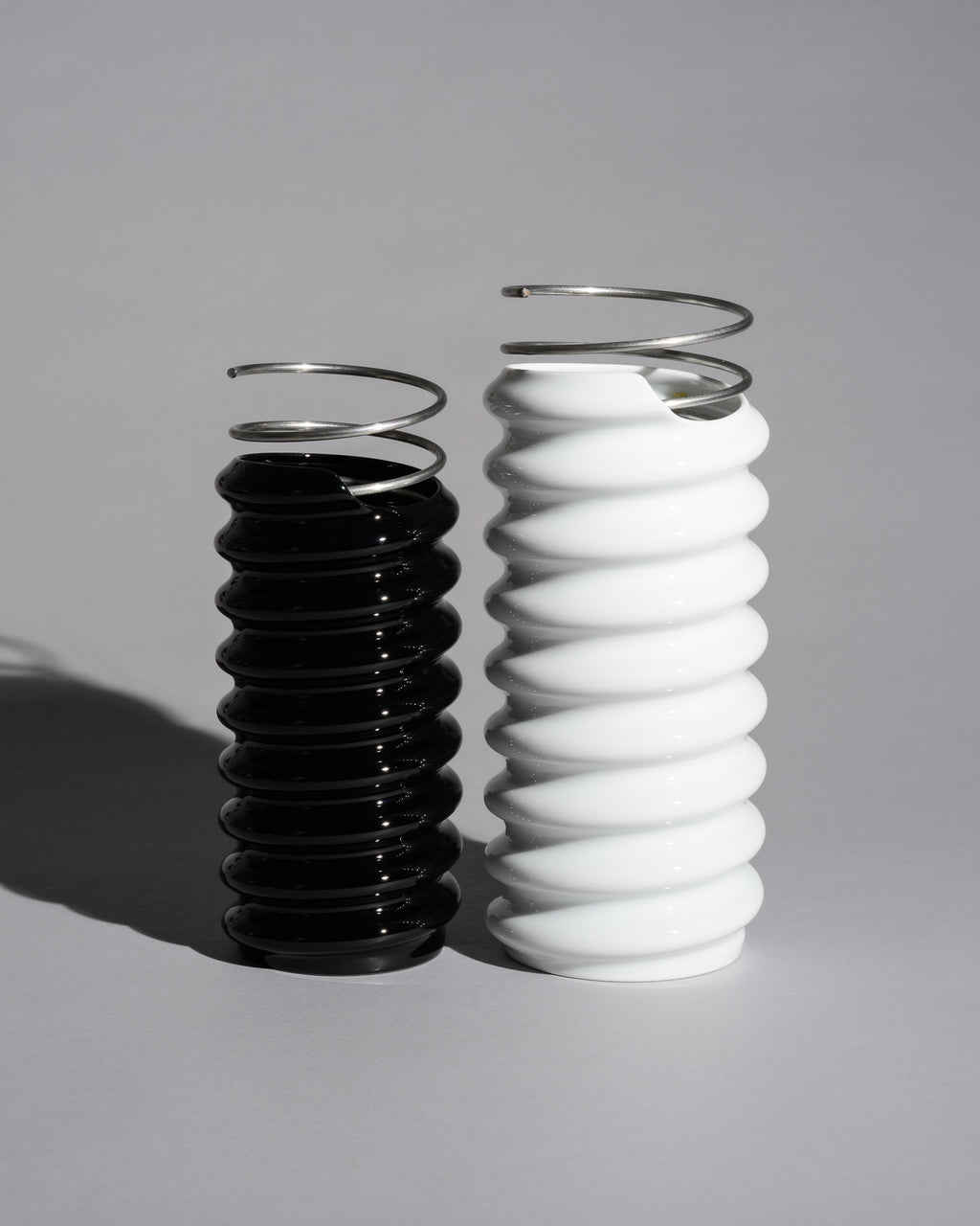 “Ringoletto” Black & White Porcelain Vase Duo – Ron Arad for Rosenthal, 1990s