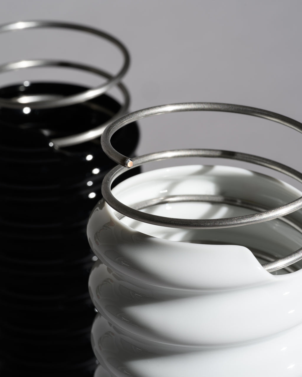 “Ringoletto” Black & White Porcelain Vase Duo – Ron Arad for Rosenthal, 1990s