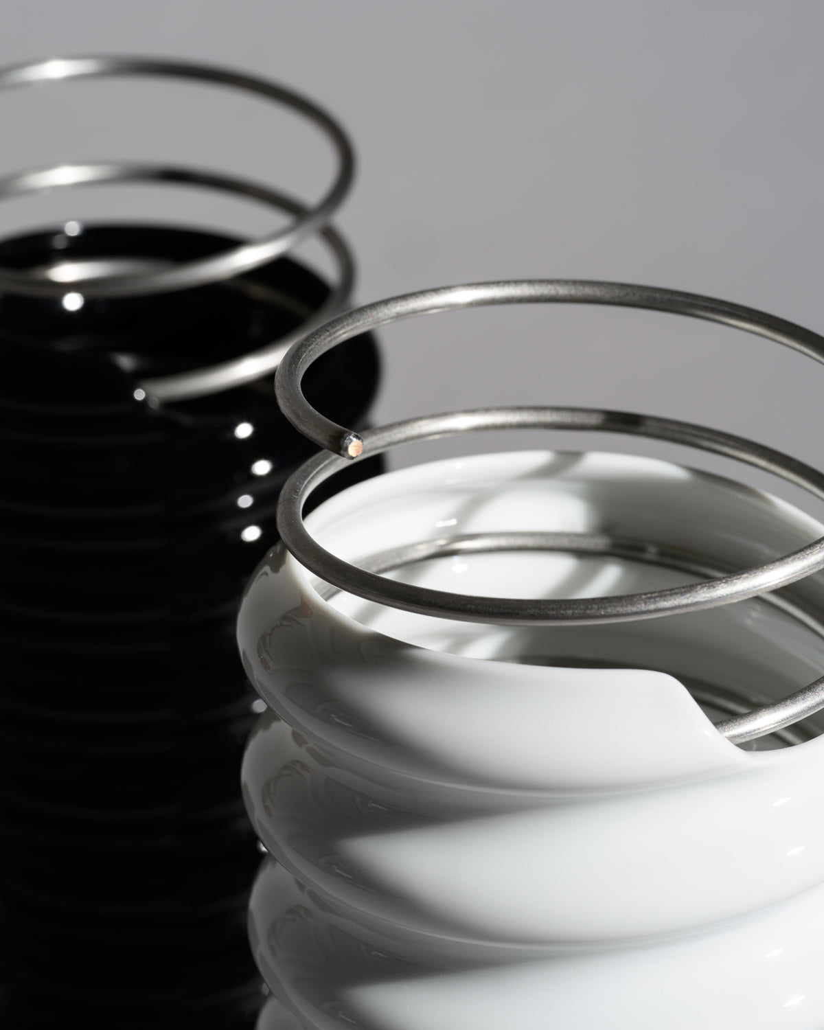 “Ringoletto” Black & White Porcelain Vase Duo – Ron Arad for Rosenthal, 1990s