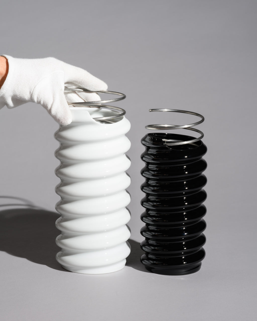 “Ringoletto” Black & White Porcelain Vase Duo – Ron Arad for Rosenthal, 1990s