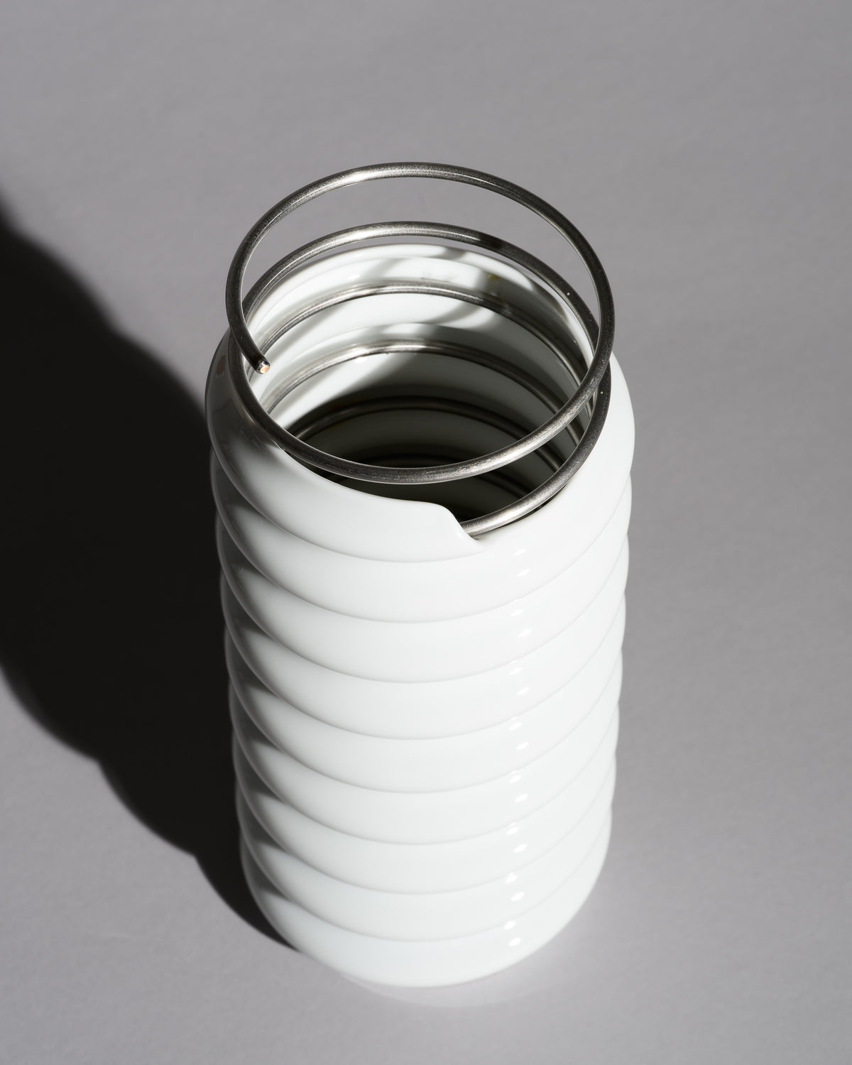 “Ringoletto” Black & White Porcelain Vase Duo – Ron Arad for Rosenthal, 1990s