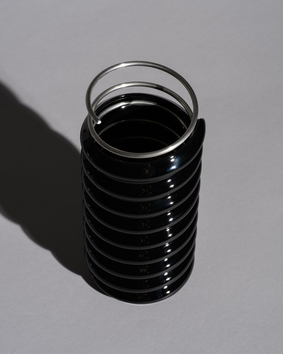 “Ringoletto” Black & White Porcelain Vase Duo – Ron Arad for Rosenthal, 1990s