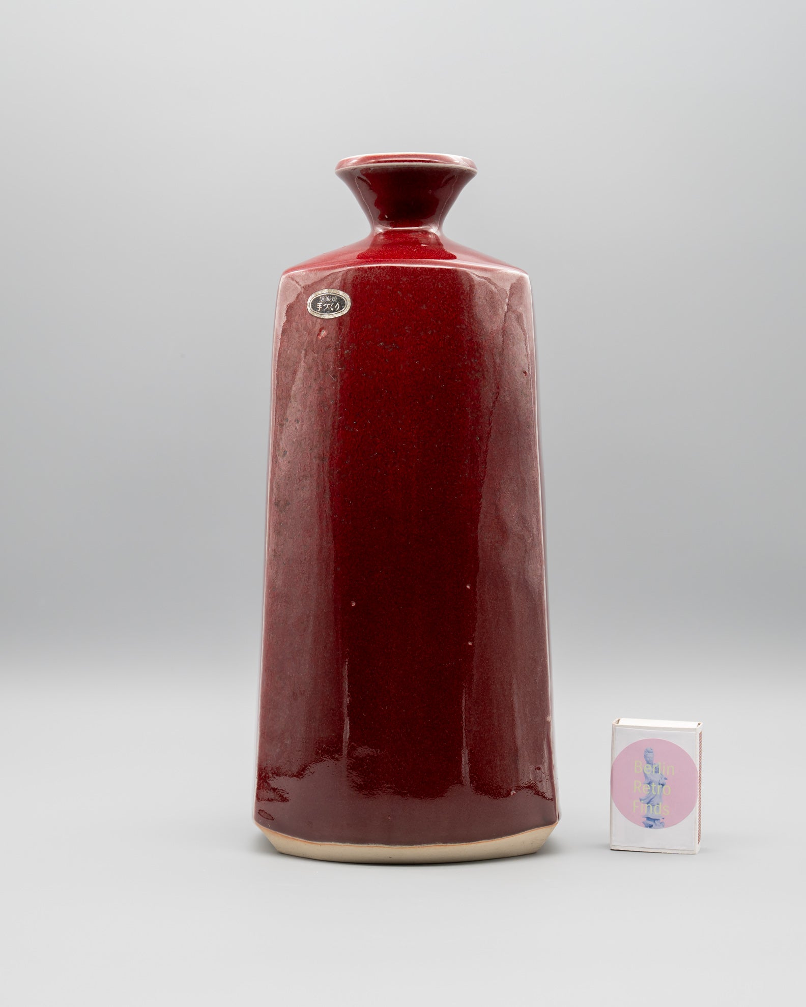 Cinnabar Red Shigaraki Bottle Vase – Atsushi Yuba, Japan, 1980s