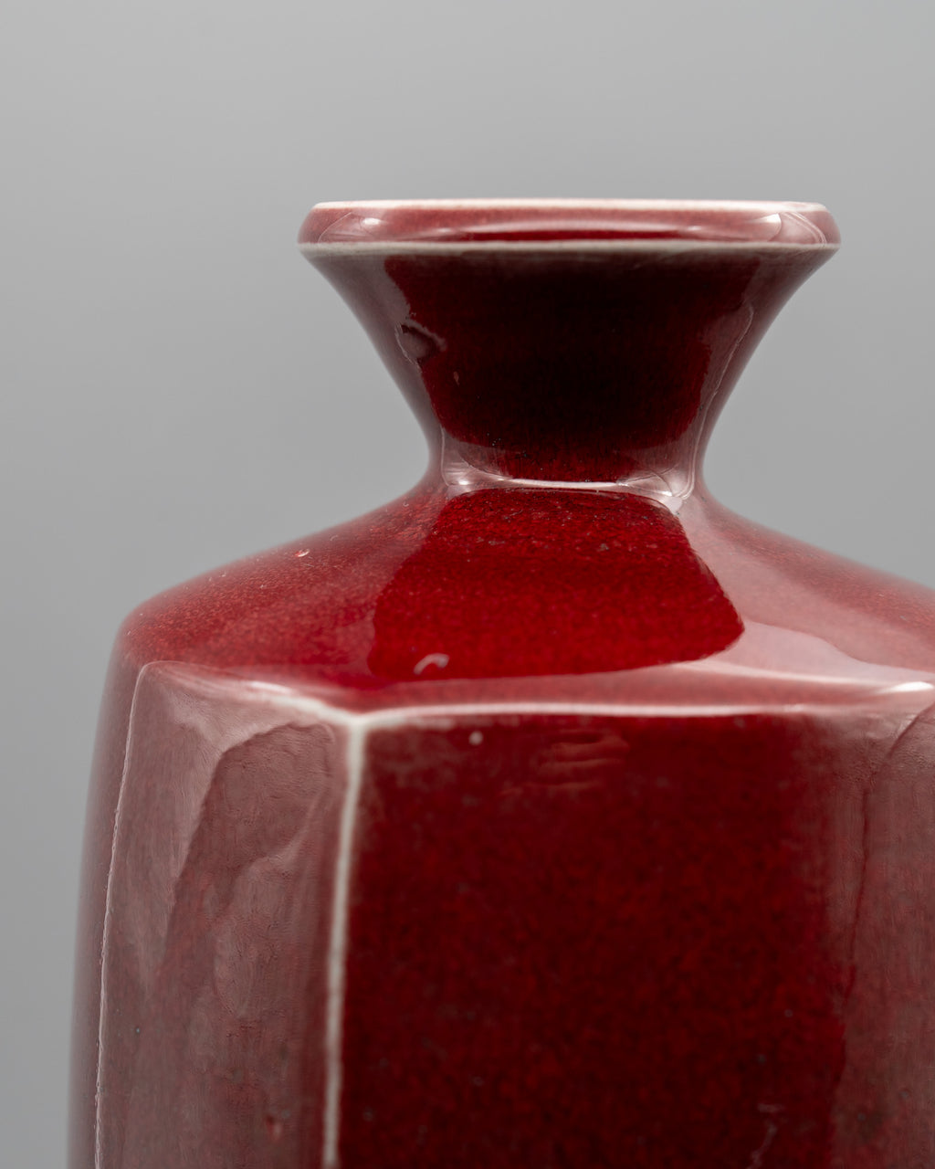 Cinnabar Red Shigaraki Bottle Vase – Atsushi Yuba, Japan, 1980s