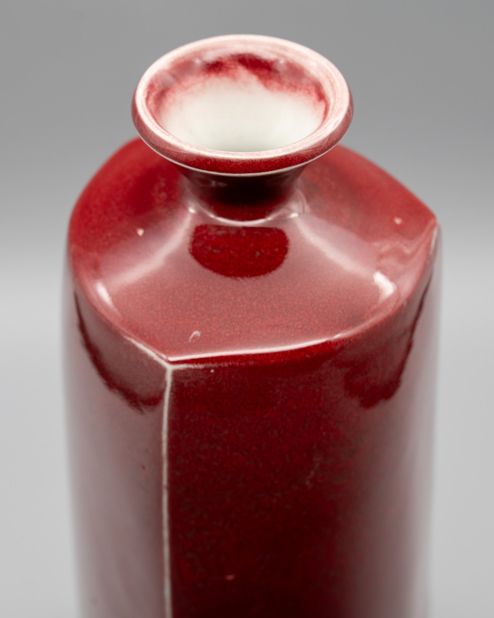 Cinnabar Red Shigaraki Bottle Vase – Atsushi Yuba, Japan, 1980s