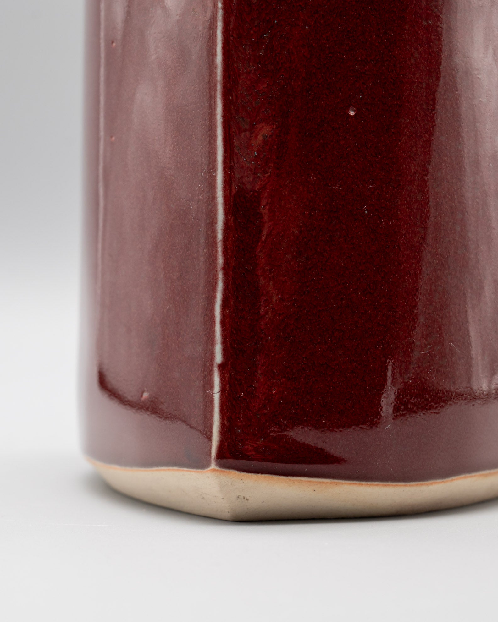 Cinnabar Red Shigaraki Bottle Vase – Atsushi Yuba, Japan, 1980s