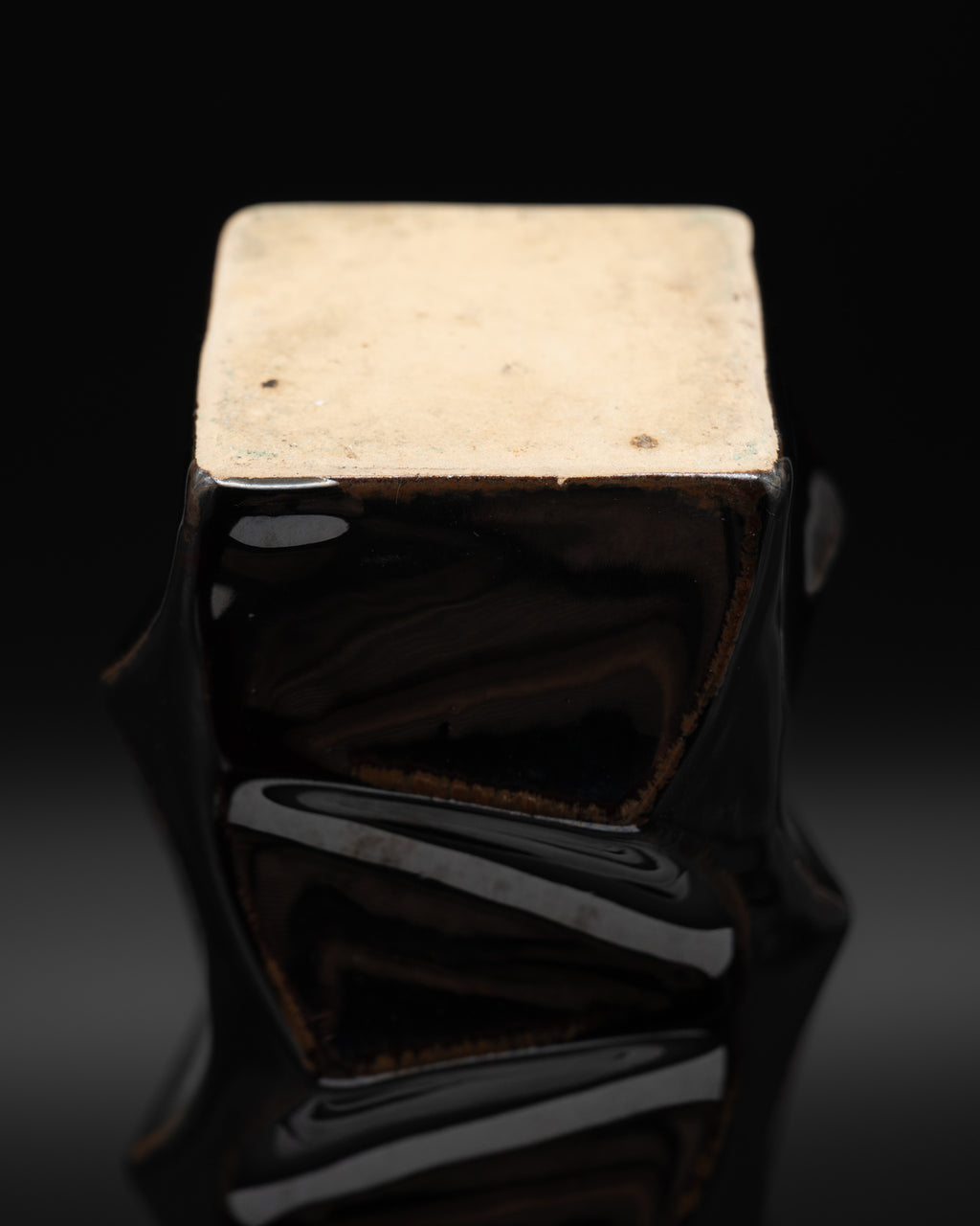 Black Glazed Porcelain Vase – Heinrich Fuchs for Hutschenreuther, 1960s–1970s