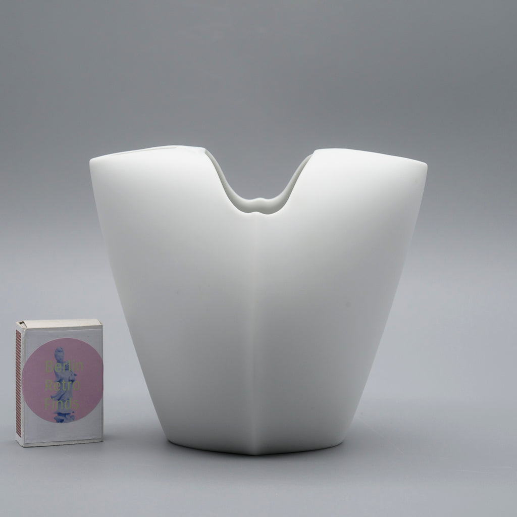 White Bisque Porcelain Vase – Lino Sabattini for Rosenthal, 1980s–1990s