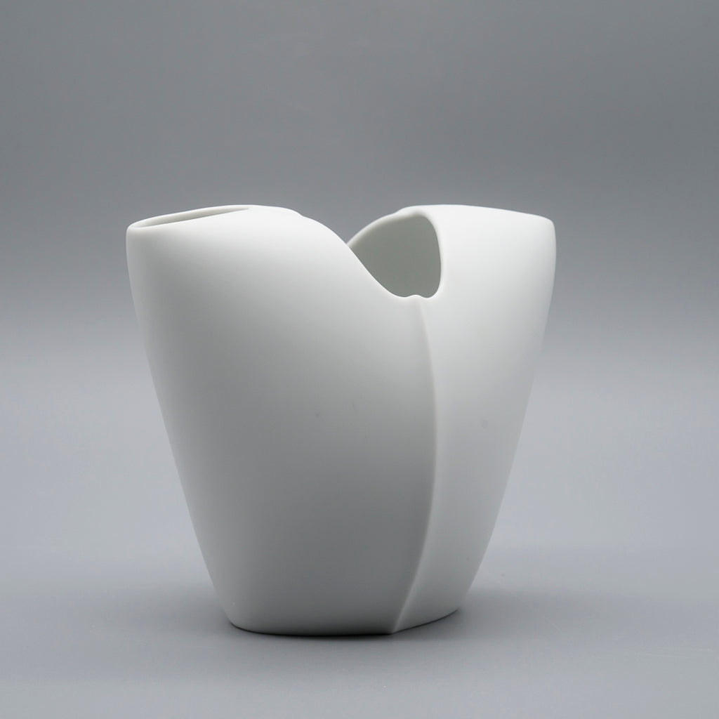 White Bisque Porcelain Vase – Lino Sabattini for Rosenthal, 1980s–1990s