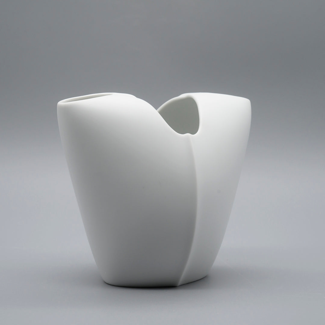White Bisque Porcelain Vase – Lino Sabattini for Rosenthal, 1980s–1990s