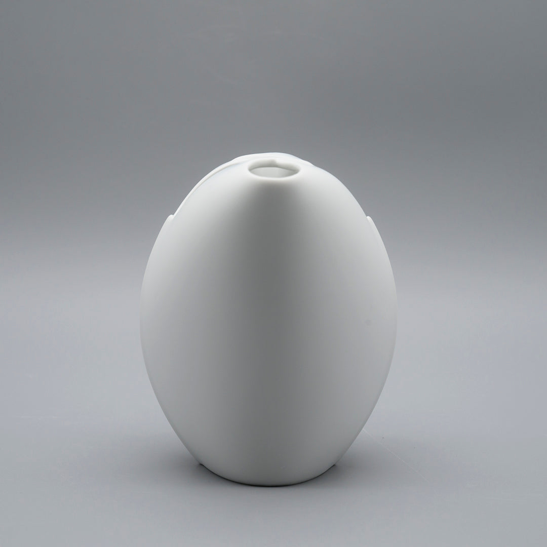 White Bisque Porcelain Vase – Lino Sabattini for Rosenthal, 1980s–1990s