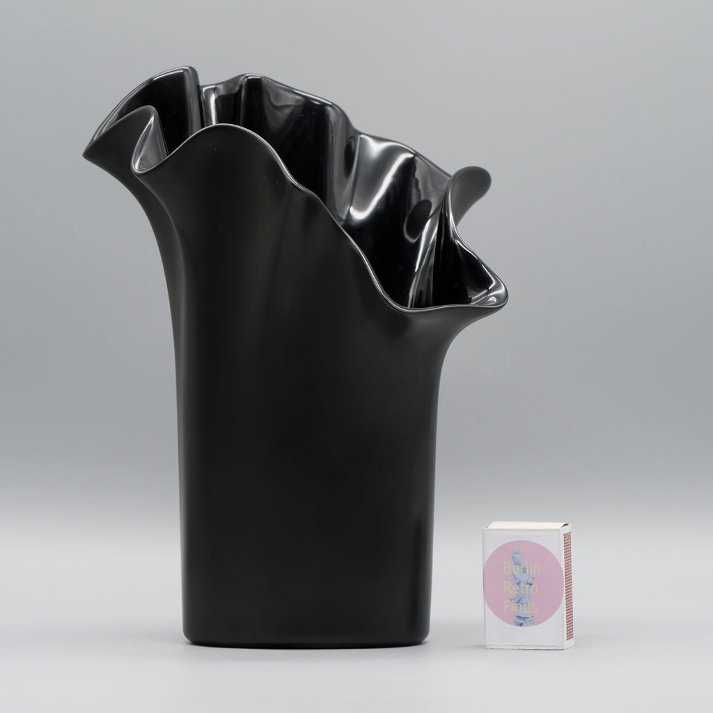 Asym Porcelaine Noire Vase - Claus Josef Riedel for Rosenthal, 1970s