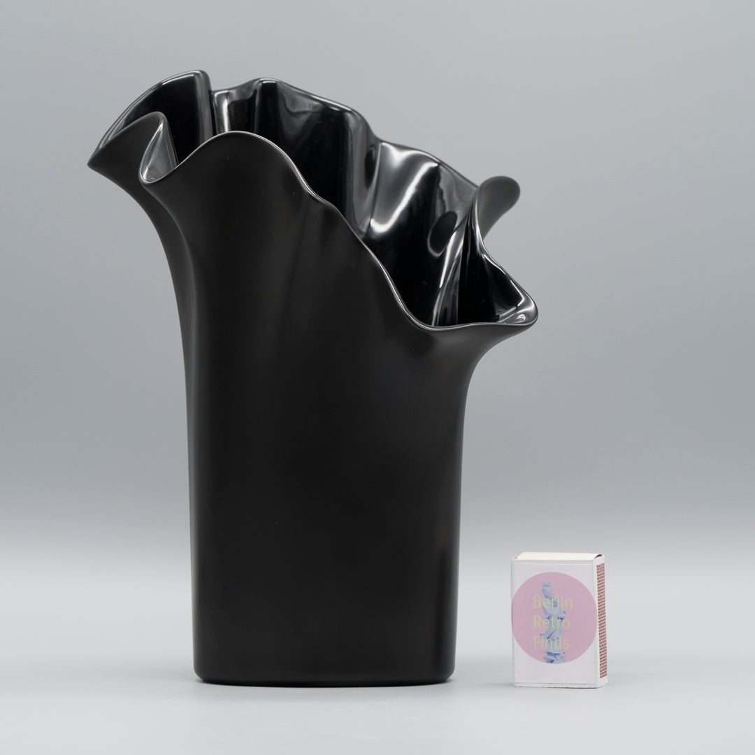 Asym Porcelaine Noire Vase - Claus Josef Riedel for Rosenthal, 1970s
