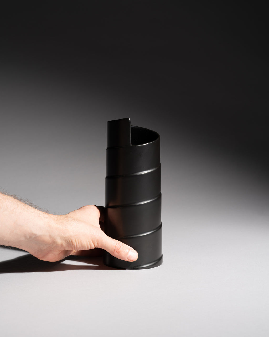 Serpentina Porcelaine Noire Vase Duo - Marcello Morandini for Rosenthal, 1980s