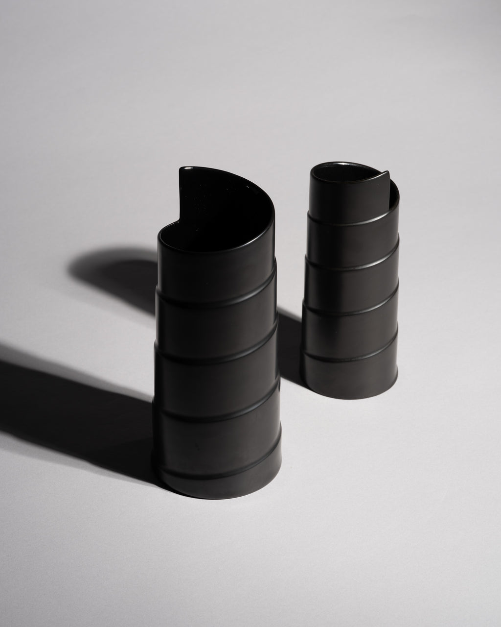 Serpentina Porcelaine Noire Vase Duo - Marcello Morandini for Rosenthal, 1980s