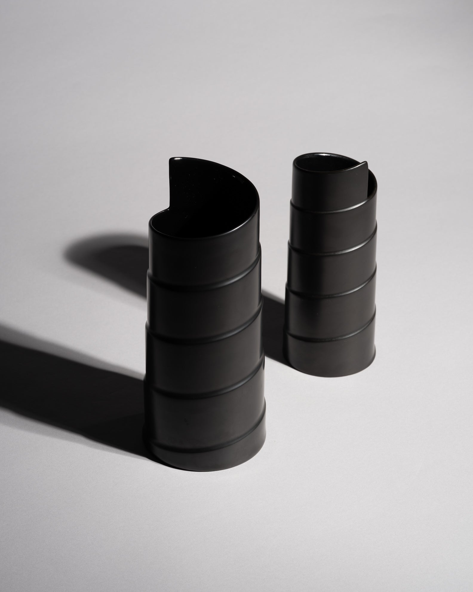 Serpentina Porcelaine Noire Vase Duo - Marcello Morandini for Rosenthal, 1980s