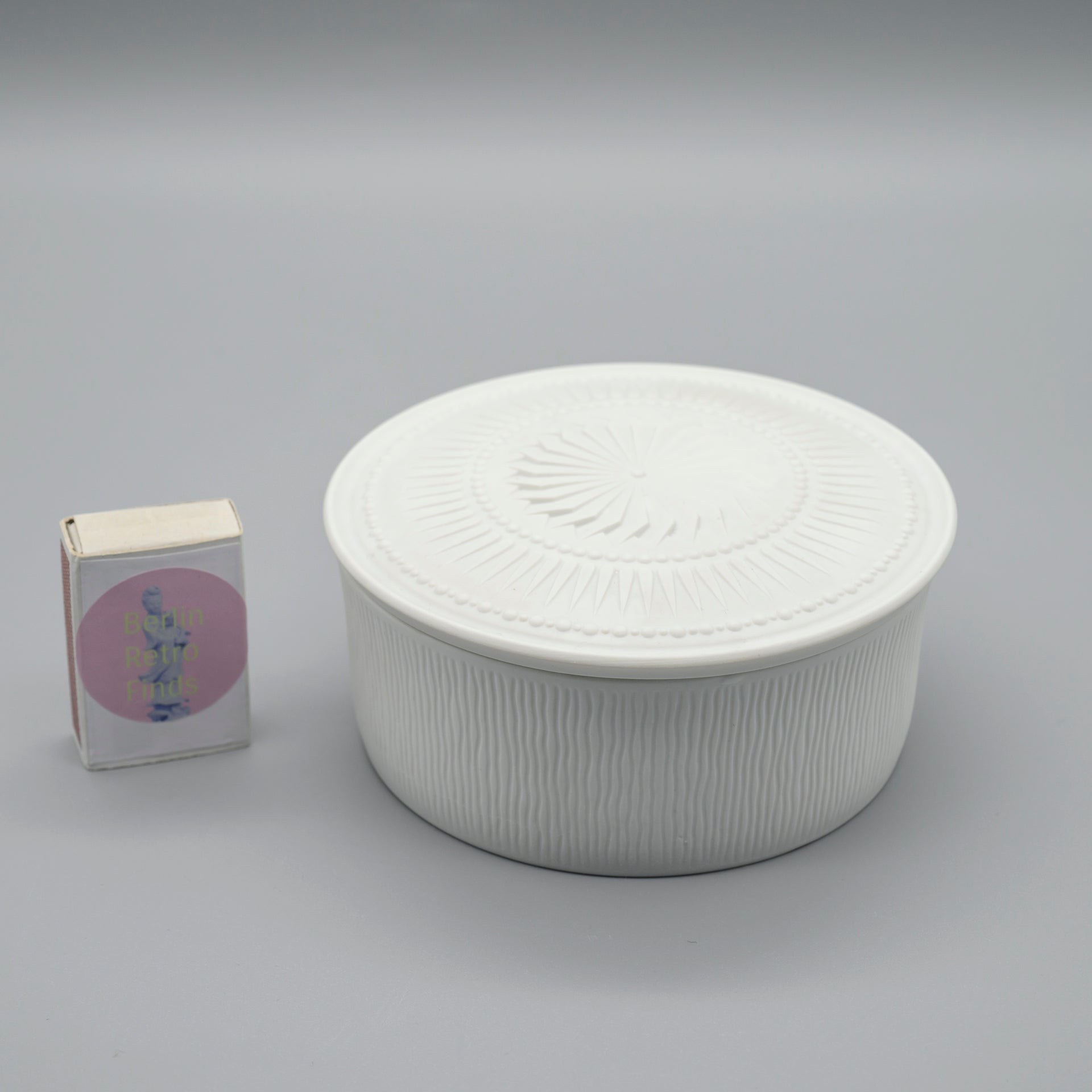 Bisque Porcelain Lidded Box – Manfred Frey for AK Kaiser, 1960s
