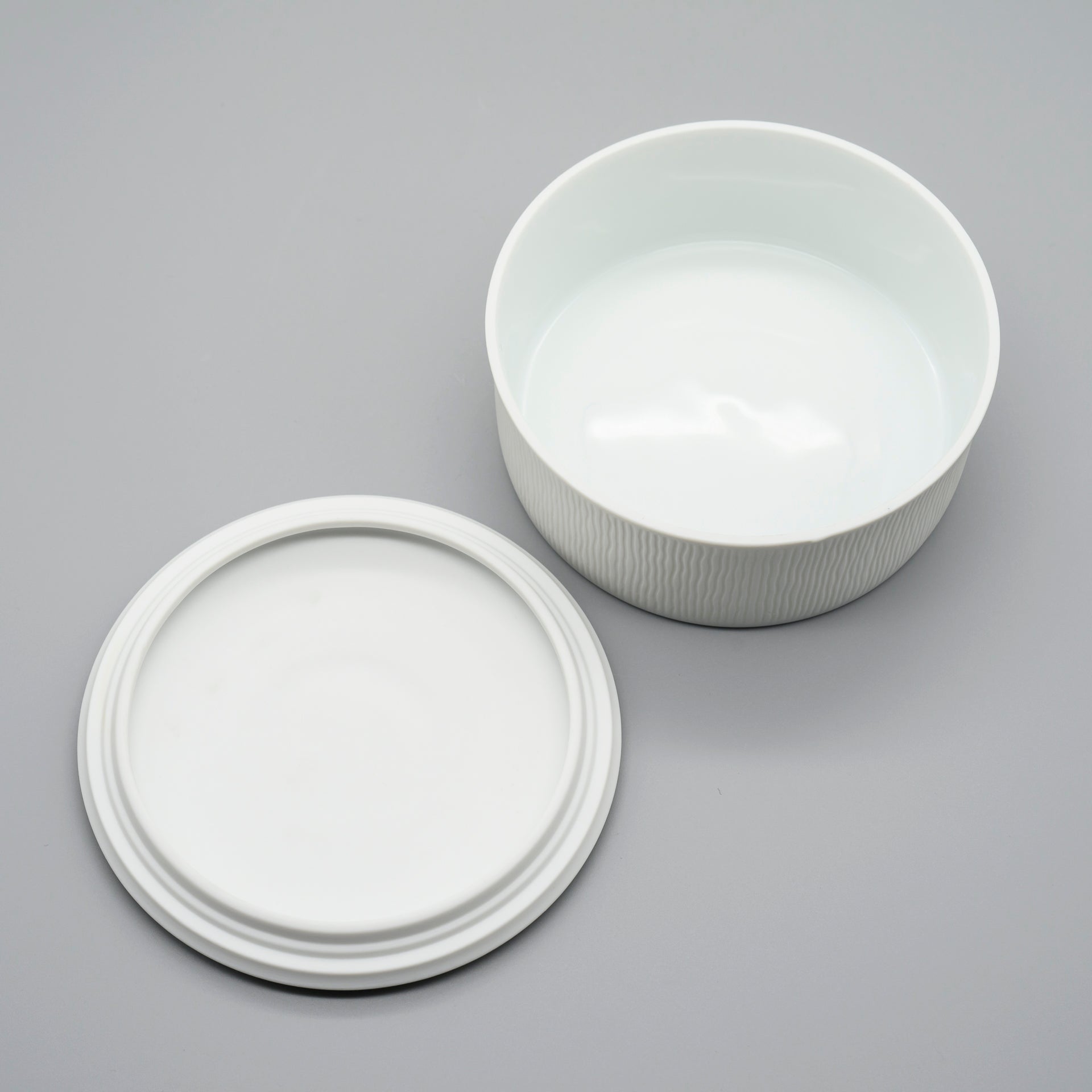 Bisque Porcelain Lidded Box – Manfred Frey for AK Kaiser, 1960s