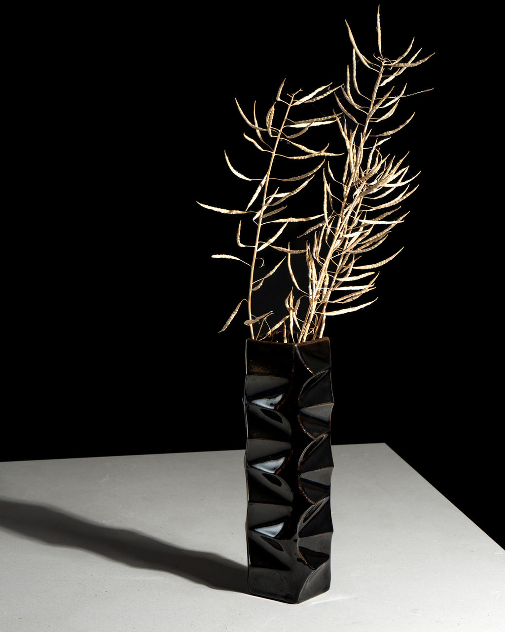 Black Glazed Porcelain Vase – Heinrich Fuchs for Hutschenreuther, 1960s–1970s